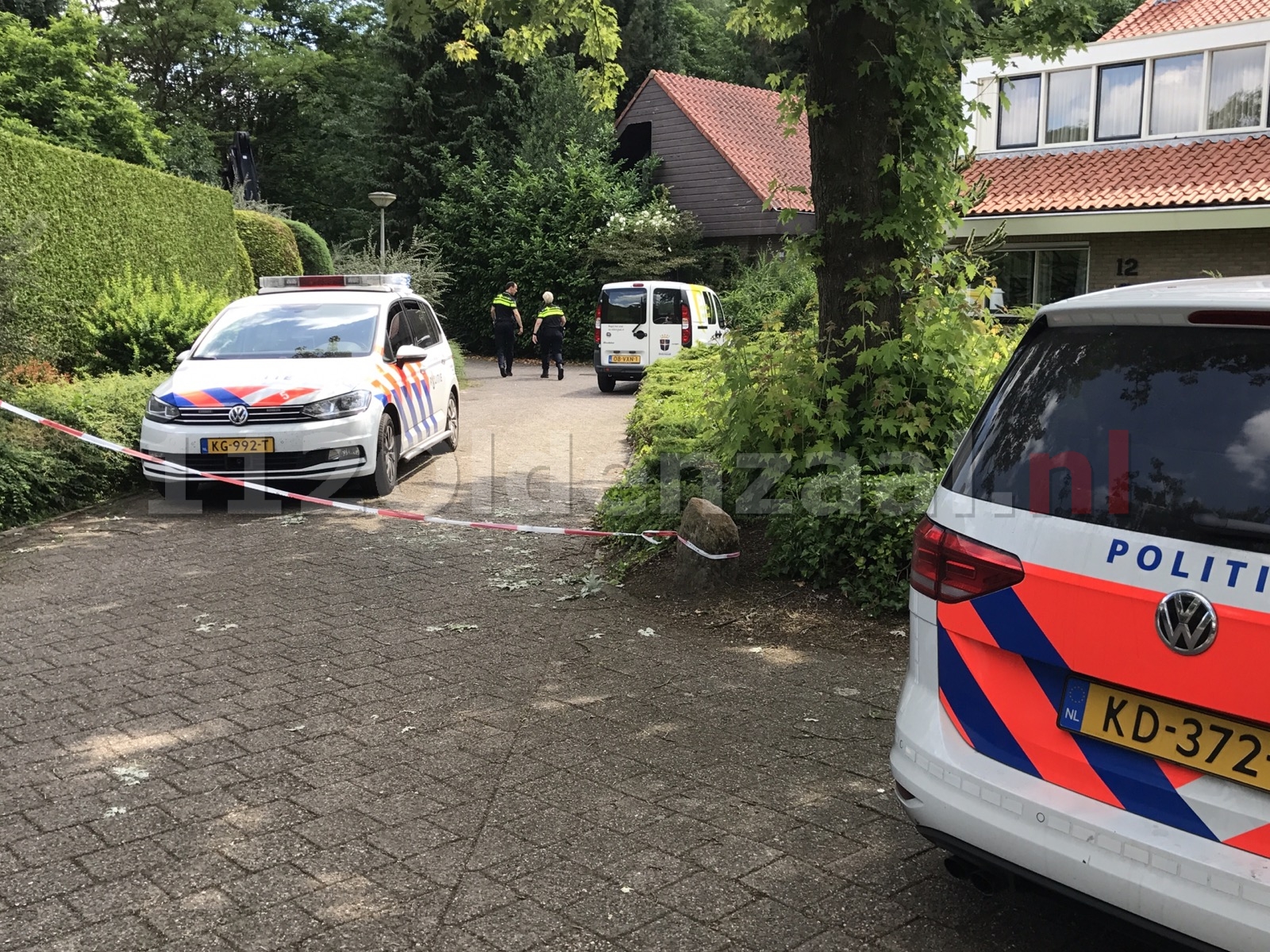 Politie doet onderzoek in woning Oldenzaal na aantreffen lichaam