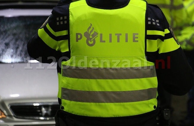 Persoon aangehouden na mishandeling in Oldenzaal; agent raakt lichtgewond