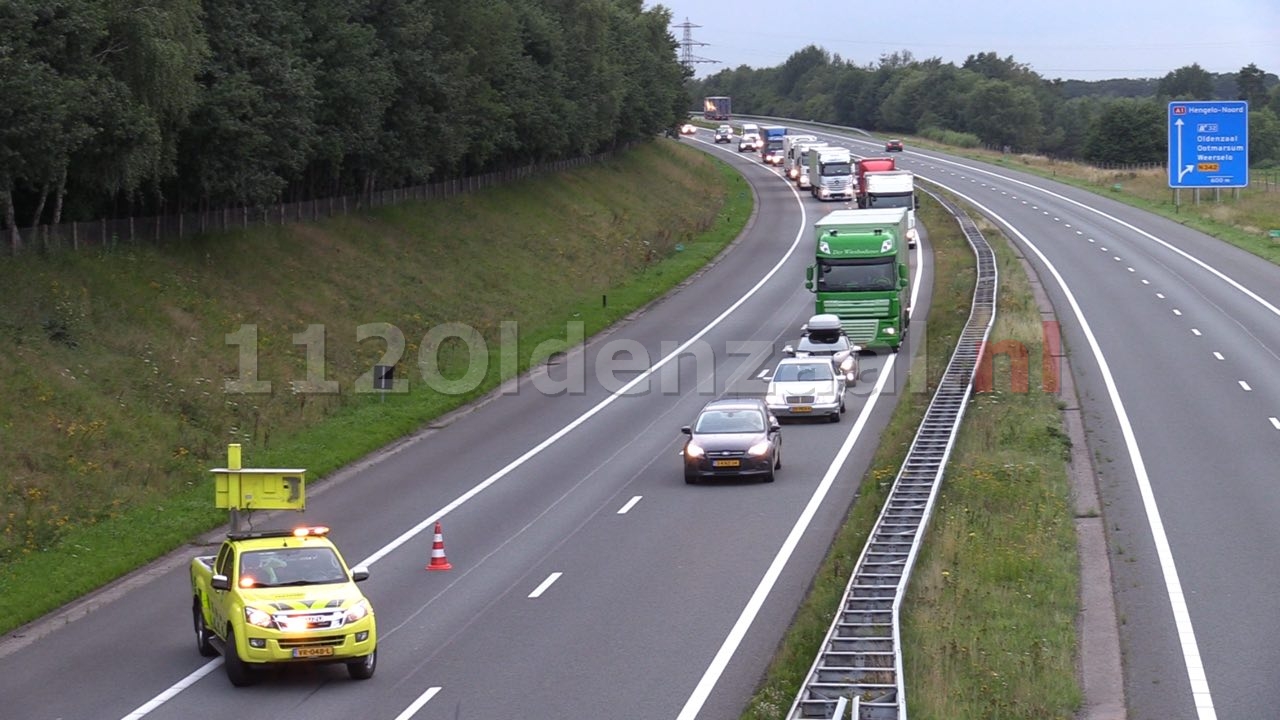 Video: Vechtpartij midden op de snelweg A1; één persoon aangehouden