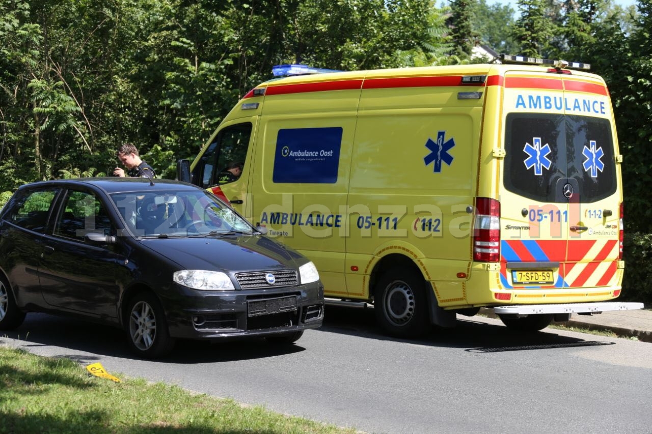 Video: Kind gewond na aanrijding in Losser