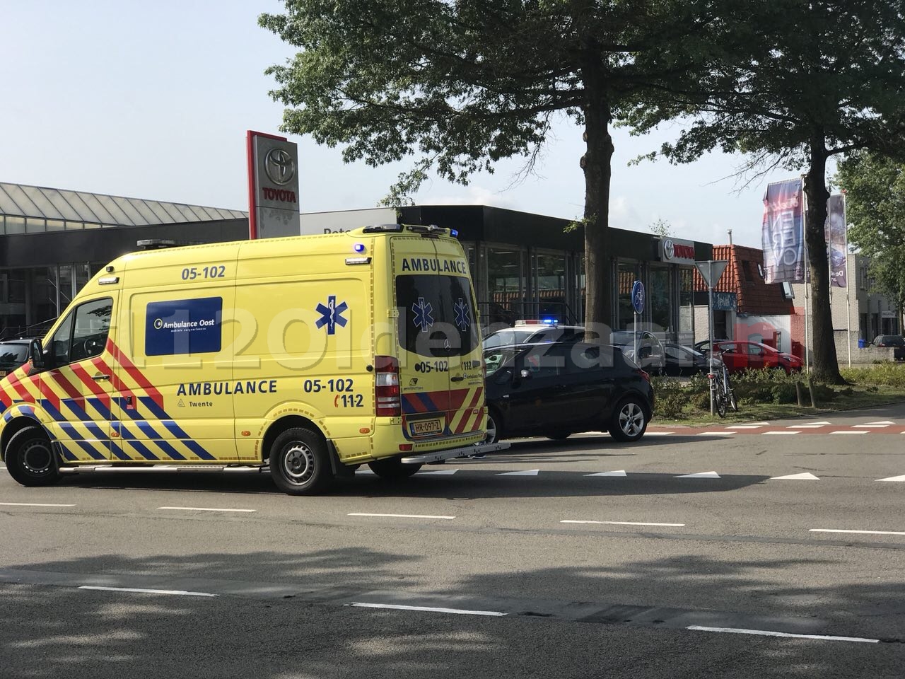 Fietser naar het ziekenhuis na aanrijding in Oldenzaal