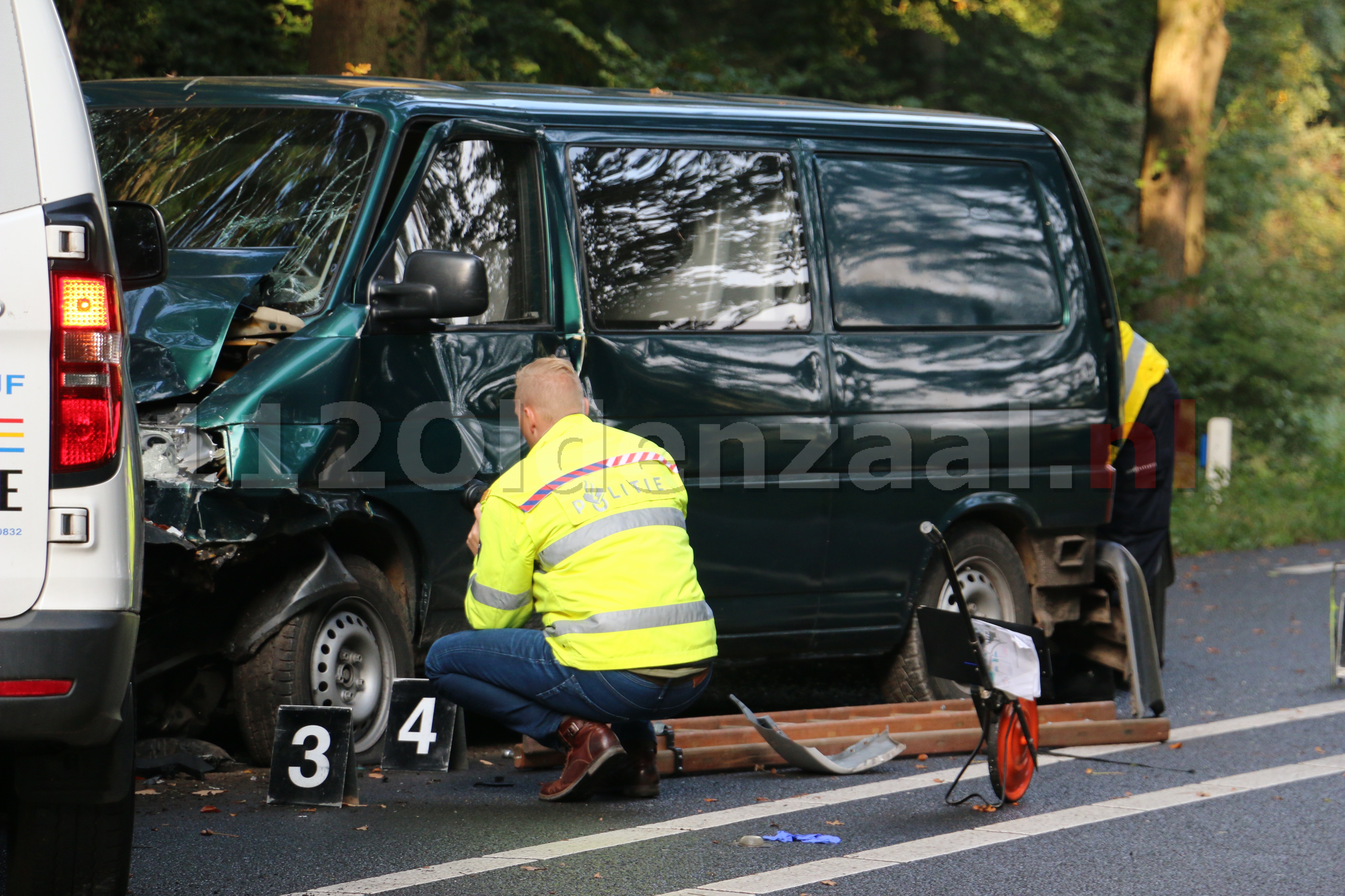 UPDATE: Twee personen gewond bij ernstige aanrijding tussen De Lutte en Oldenzaal; traumahelikopter ingezet