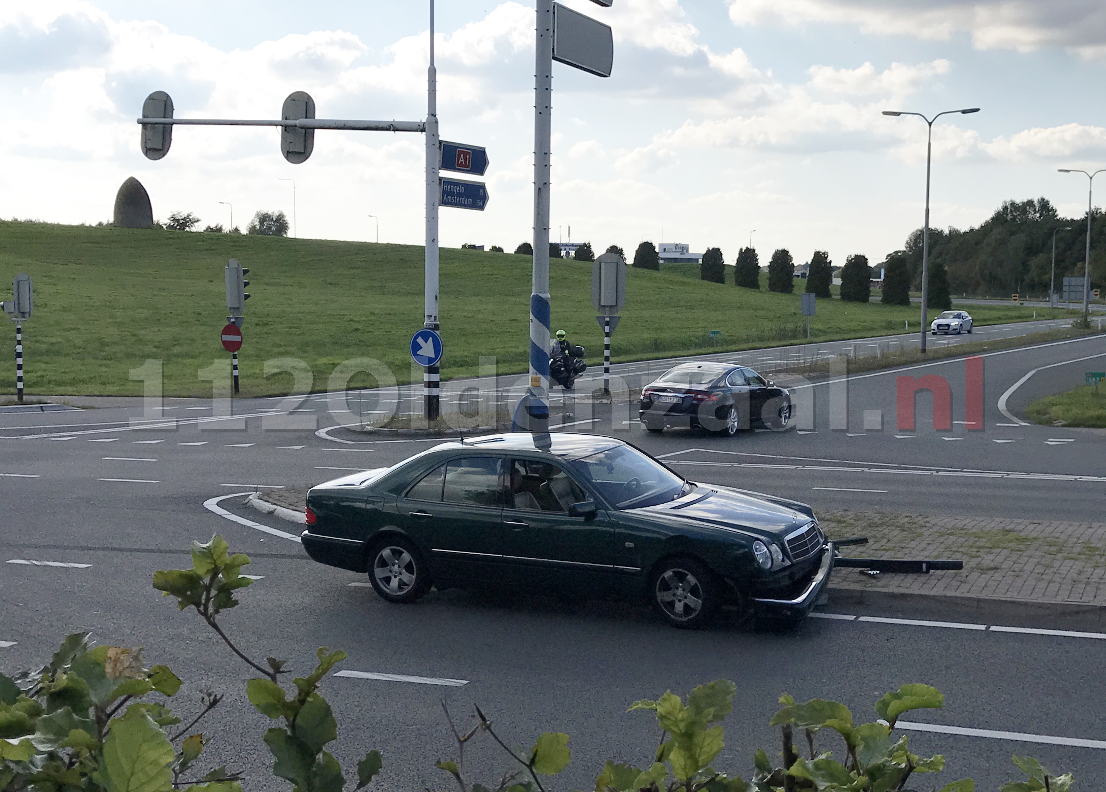 Foto 3: Aanrijding tussen drie voertuigen Enschedesestraat Oldenzaal