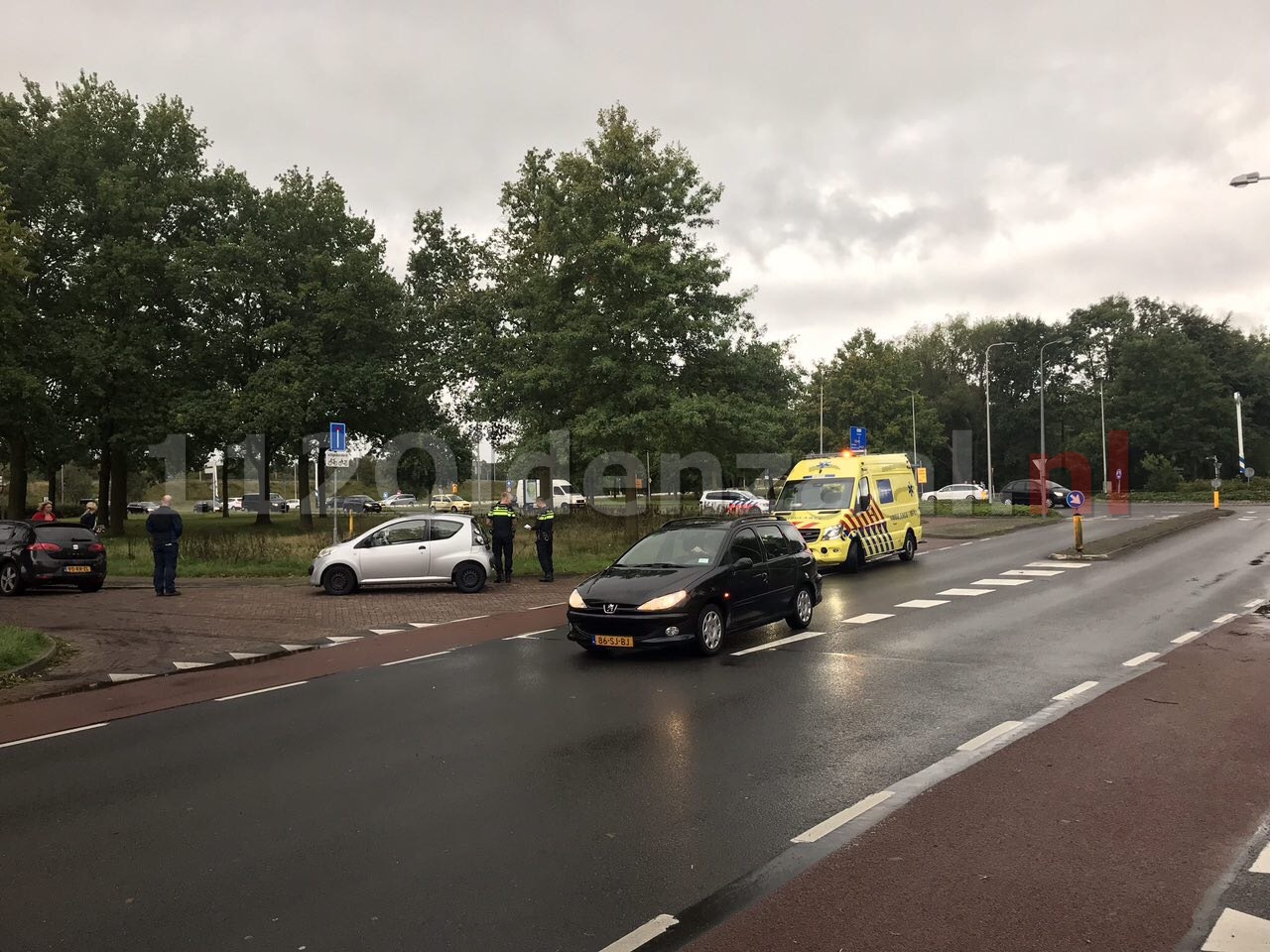 Fietser gewond bij aanrijding met auto op rotonde in Oldenzaal