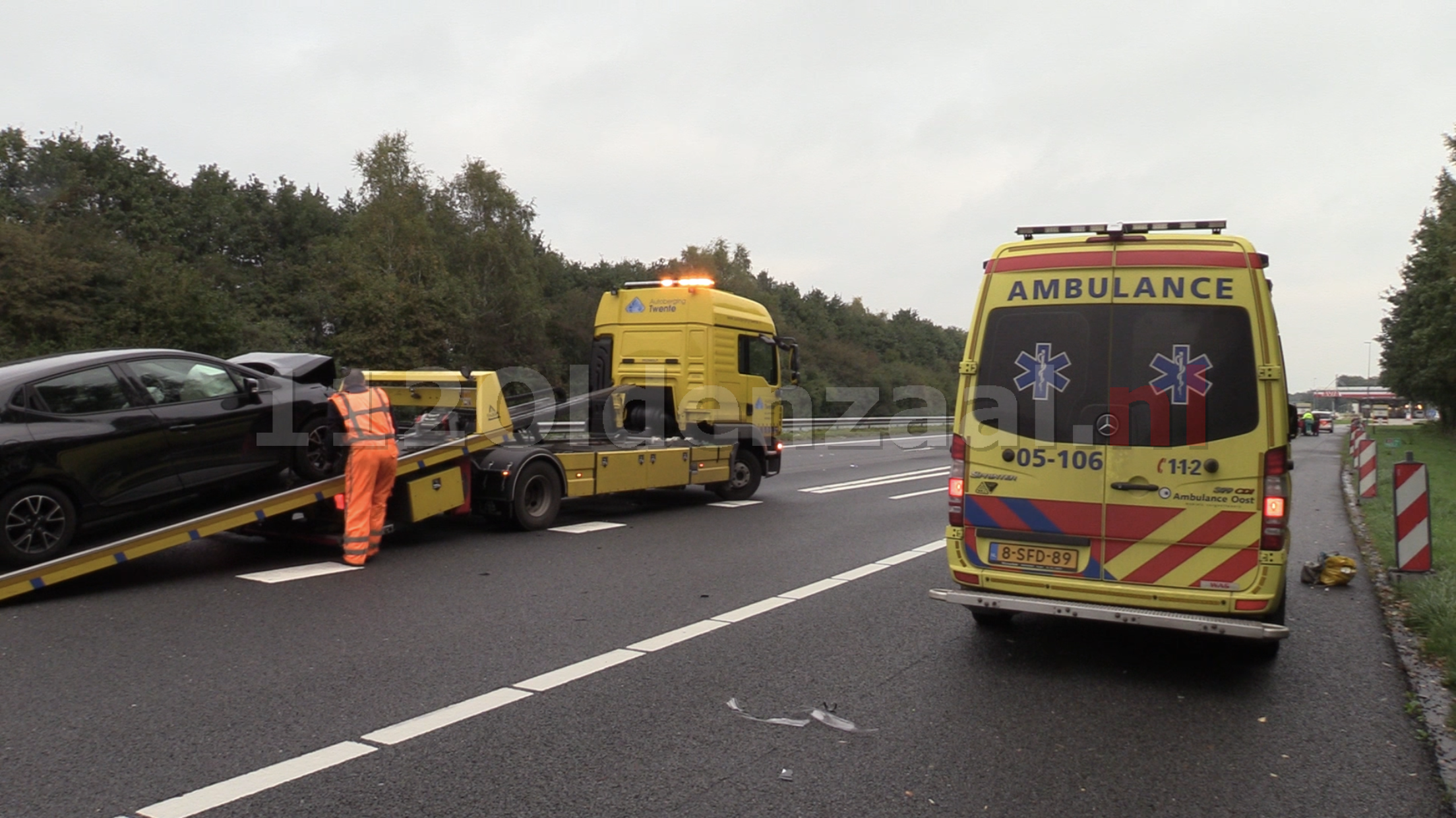 Video: Twee gewonden bij aanrijding op A1 tussen Hengelo en Oldenzaal