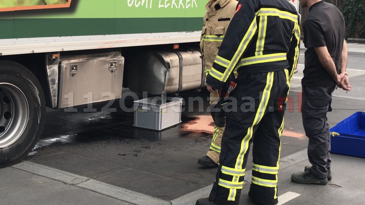 Video: Chauffeur rijdt brandstoftank kapot op parkeerdek winkelcentrum Oldenzaal