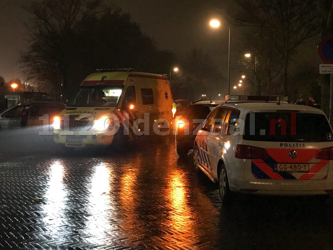 Fietsster gewond naar het ziekenhuis na aanrijding in Oldenzaal