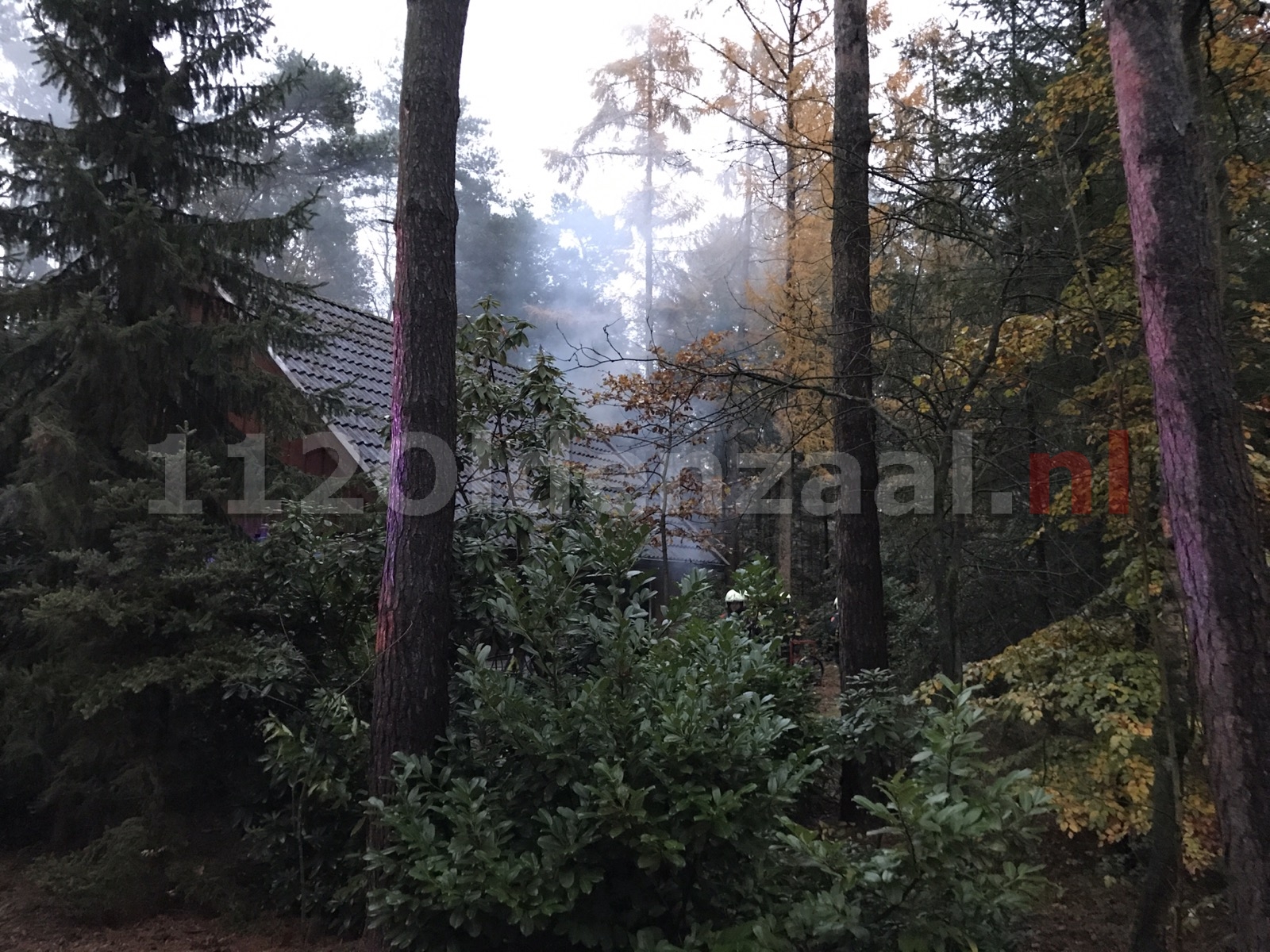 Brand in vakantiebungalow in Deurningen, één persoon naar ziekenhuis