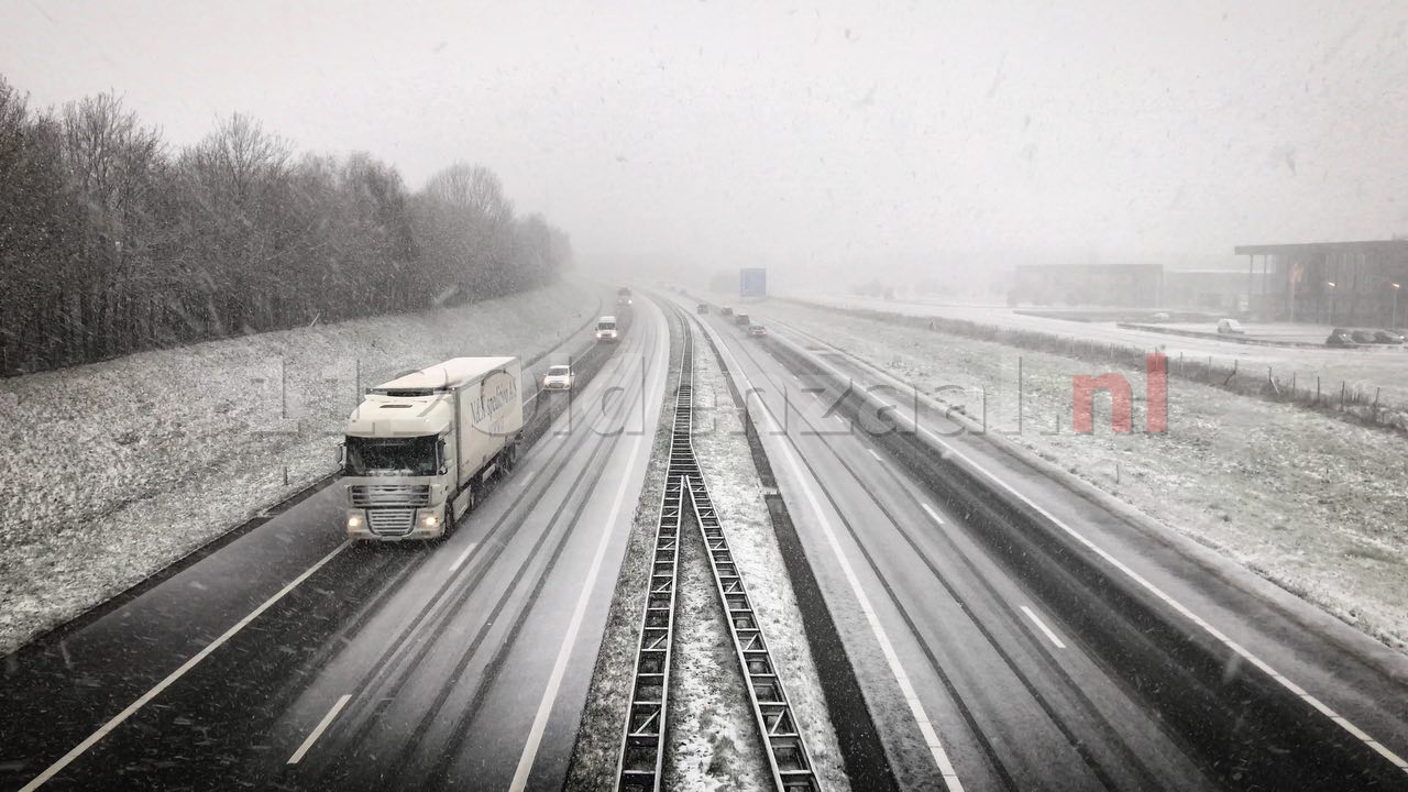 Maandag opnieuw veel overlast voor verkeer door sneeuw