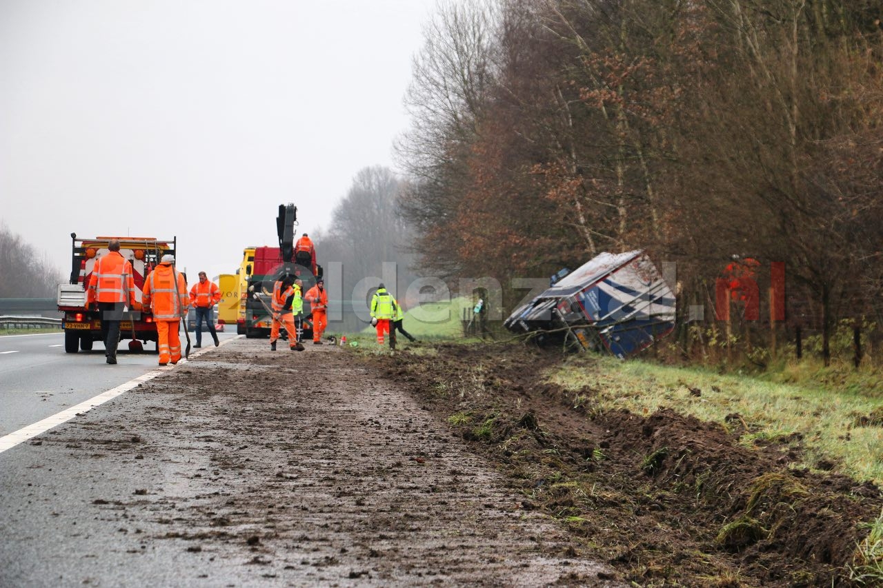 VIDEO: Berging vrachtwagen A1 Oldenzaal