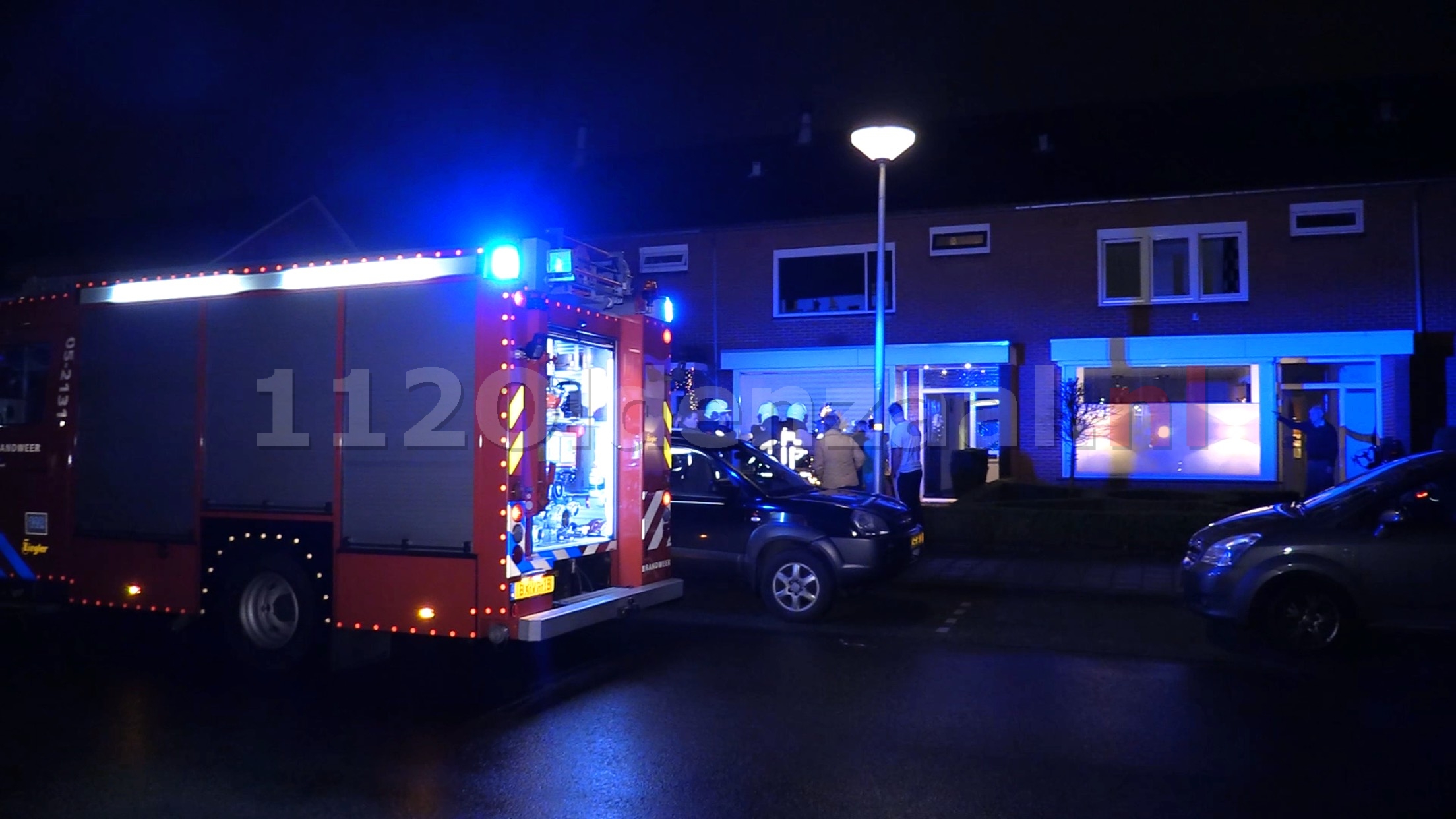 UPDATE (foto’s): Brandweer rukt uit voor melding woningbrand Oldenzaal; woonkamer vol rook