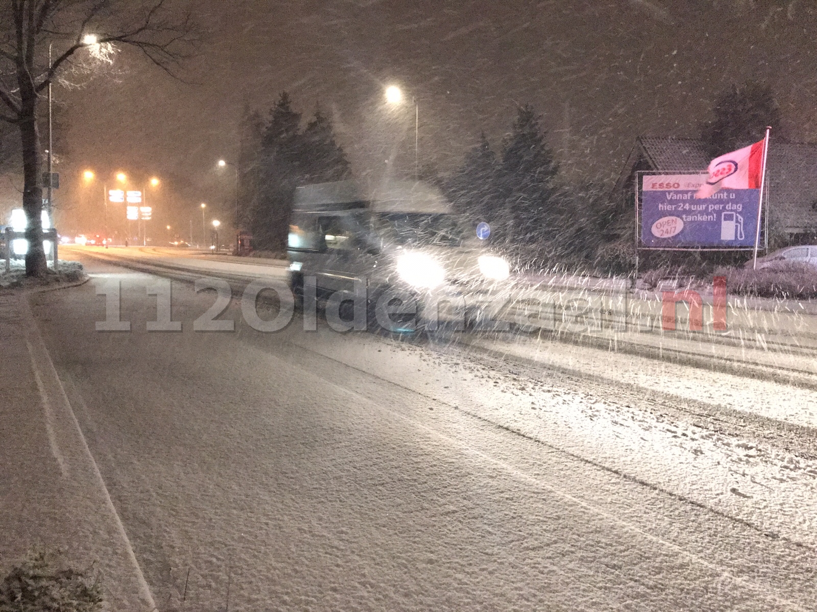 KNMI: “Code oranje: Morgen flinke sneeuwval. Vanavond en vannacht landinwaarts lokale gladheid”