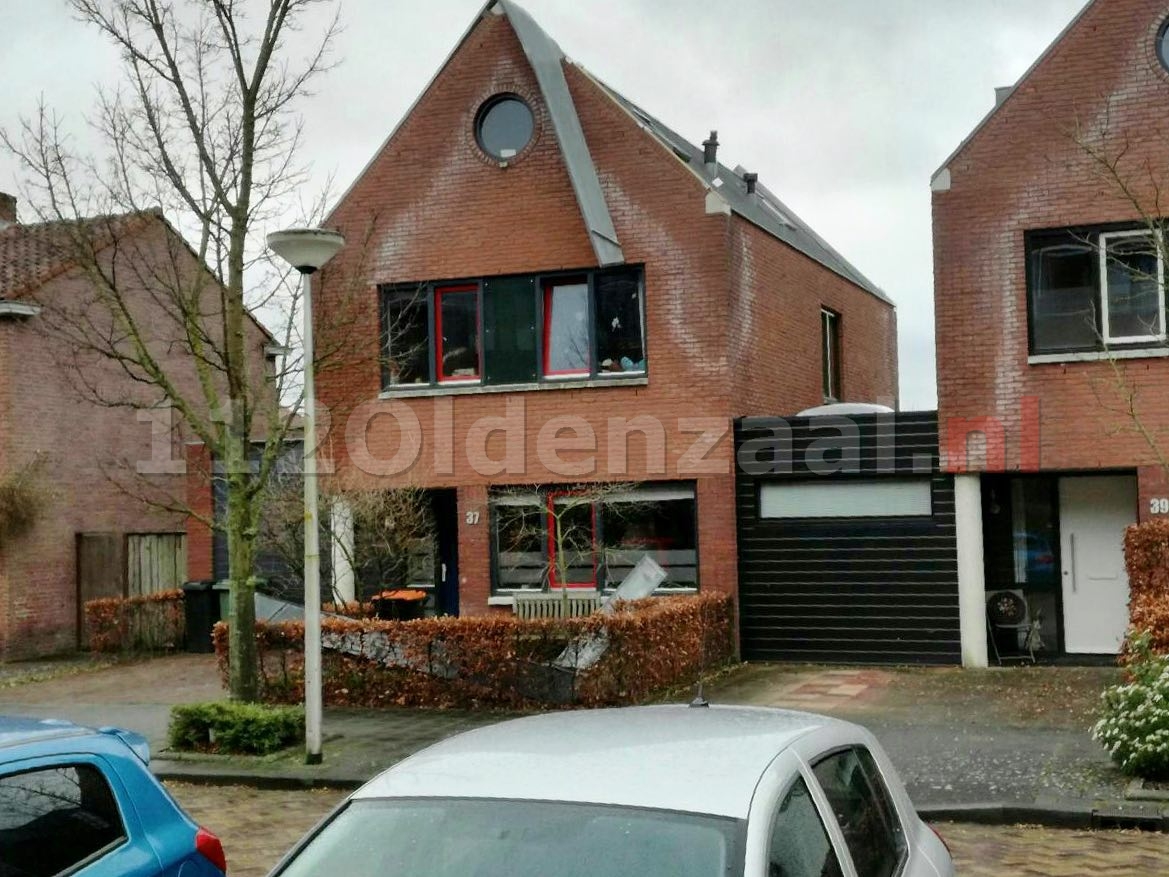 Beplating woning Oldenzaal raakt los door storm