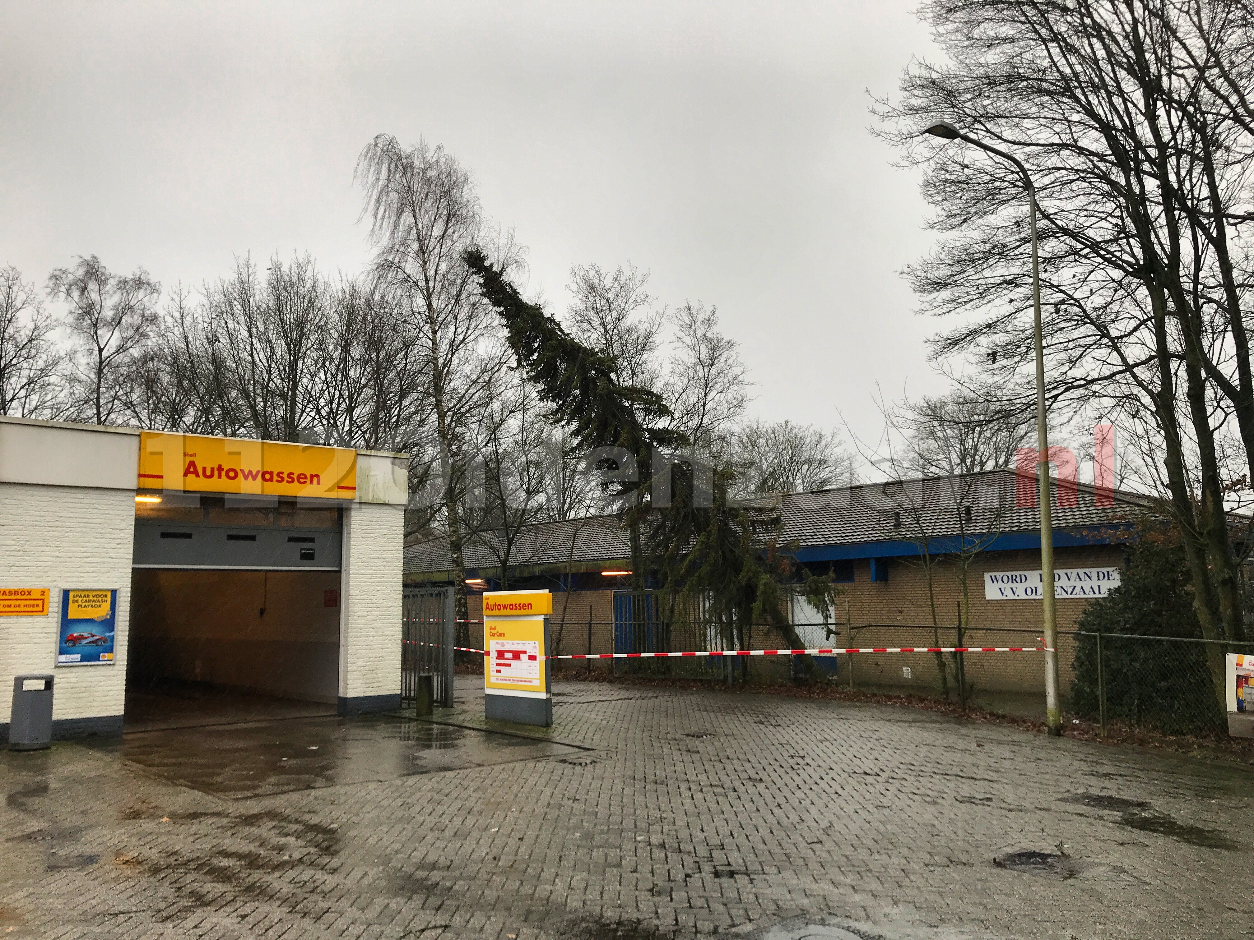 Brandweer rukt uit voor omgevallen boom De Thij Oldenzaal