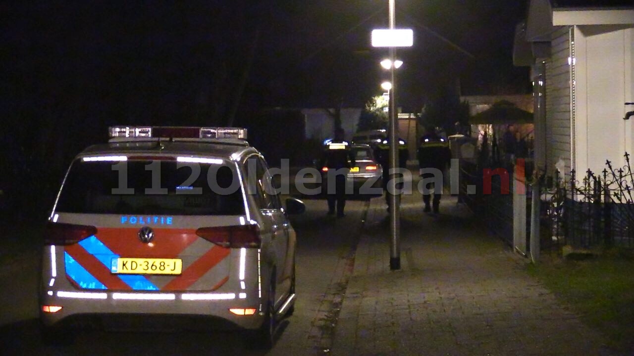 Incident aan Wikke in Oldenzaal; politie rukt met meerdere eenheden uit, technische recherche doet onderzoek