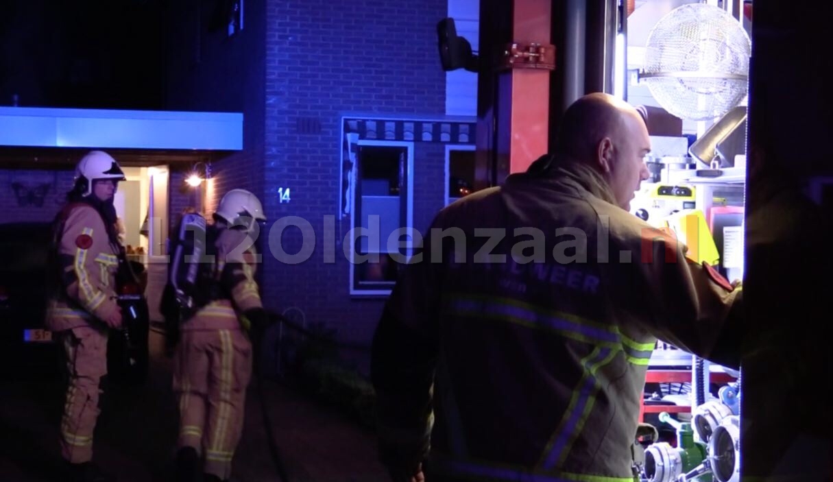 Video: Brandweer rukt uit voor brand bij woning in Oldenzaal