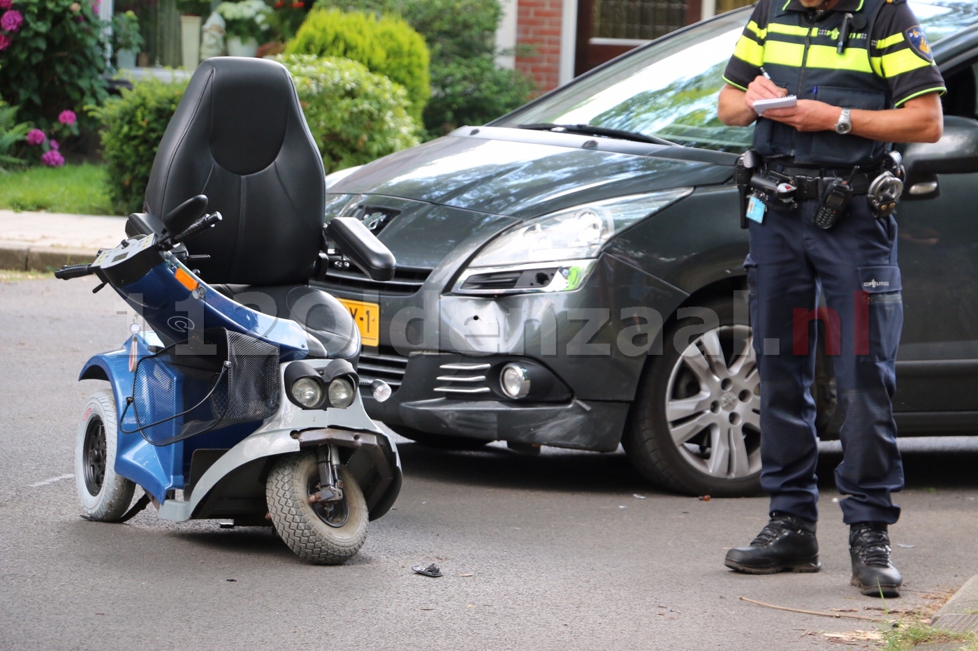 Vrouw en kind naar het ziekenhuis na aanrijding in Oldenzaal