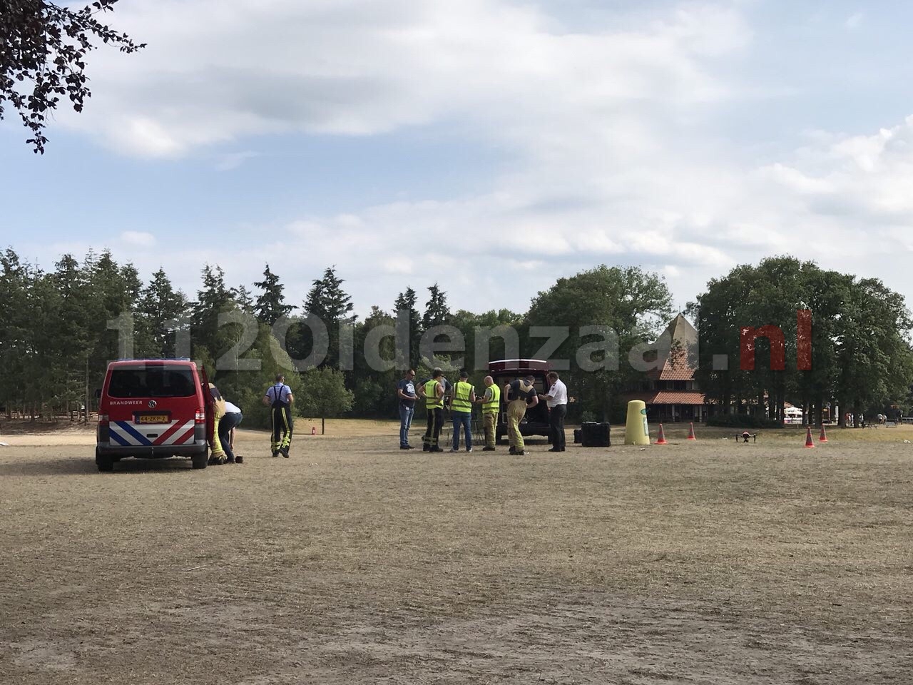 Zoekactie naar mogelijke drenkeling in Oldenzaal, sonarboot en drone ingezet; Het Hulsbeek ontruimd