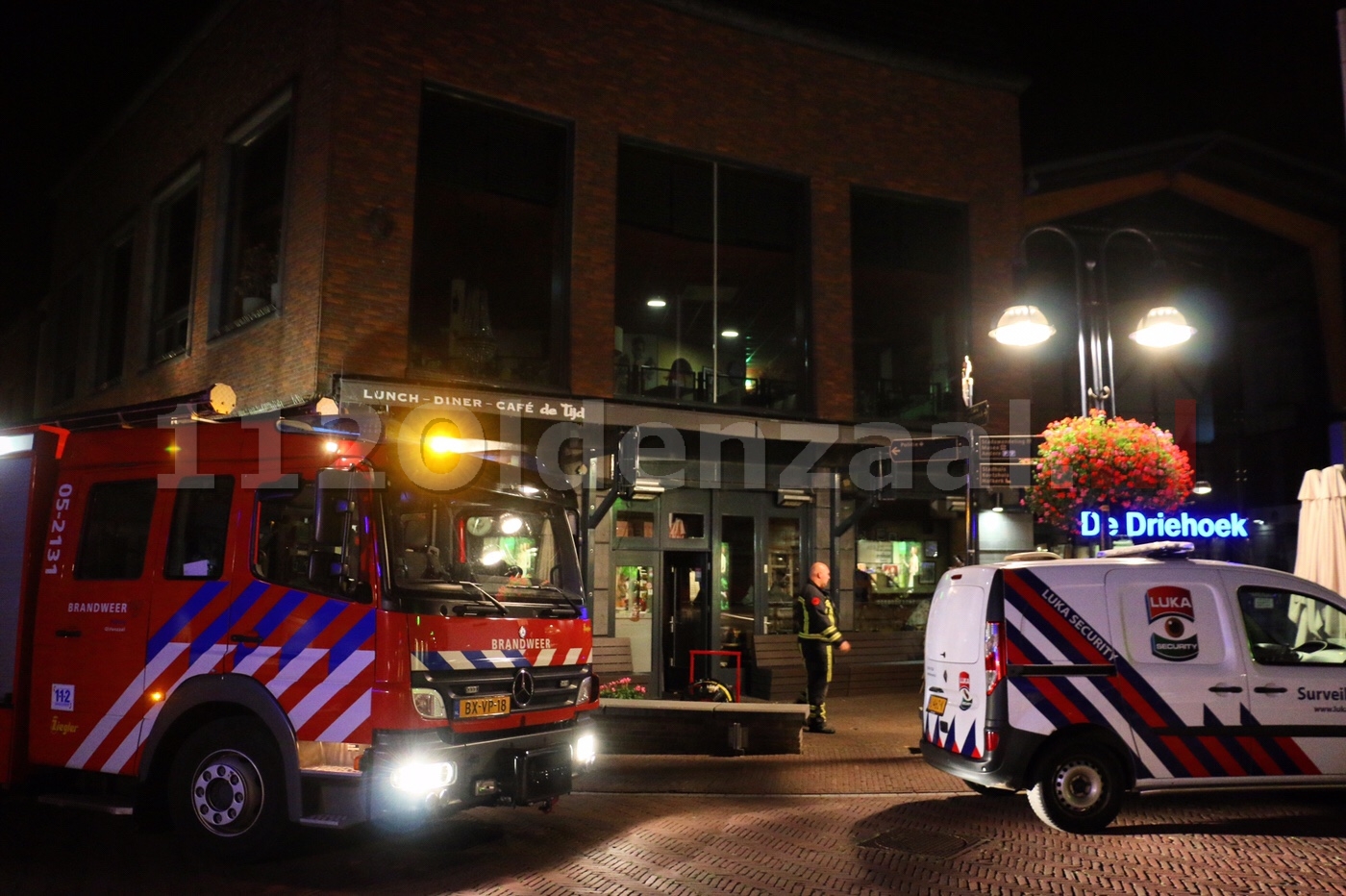 UPDATE (Video): Wateroverlast door sprinklerinstallatie bij lunch-diner-café De Tijd in centrum Oldenzaal