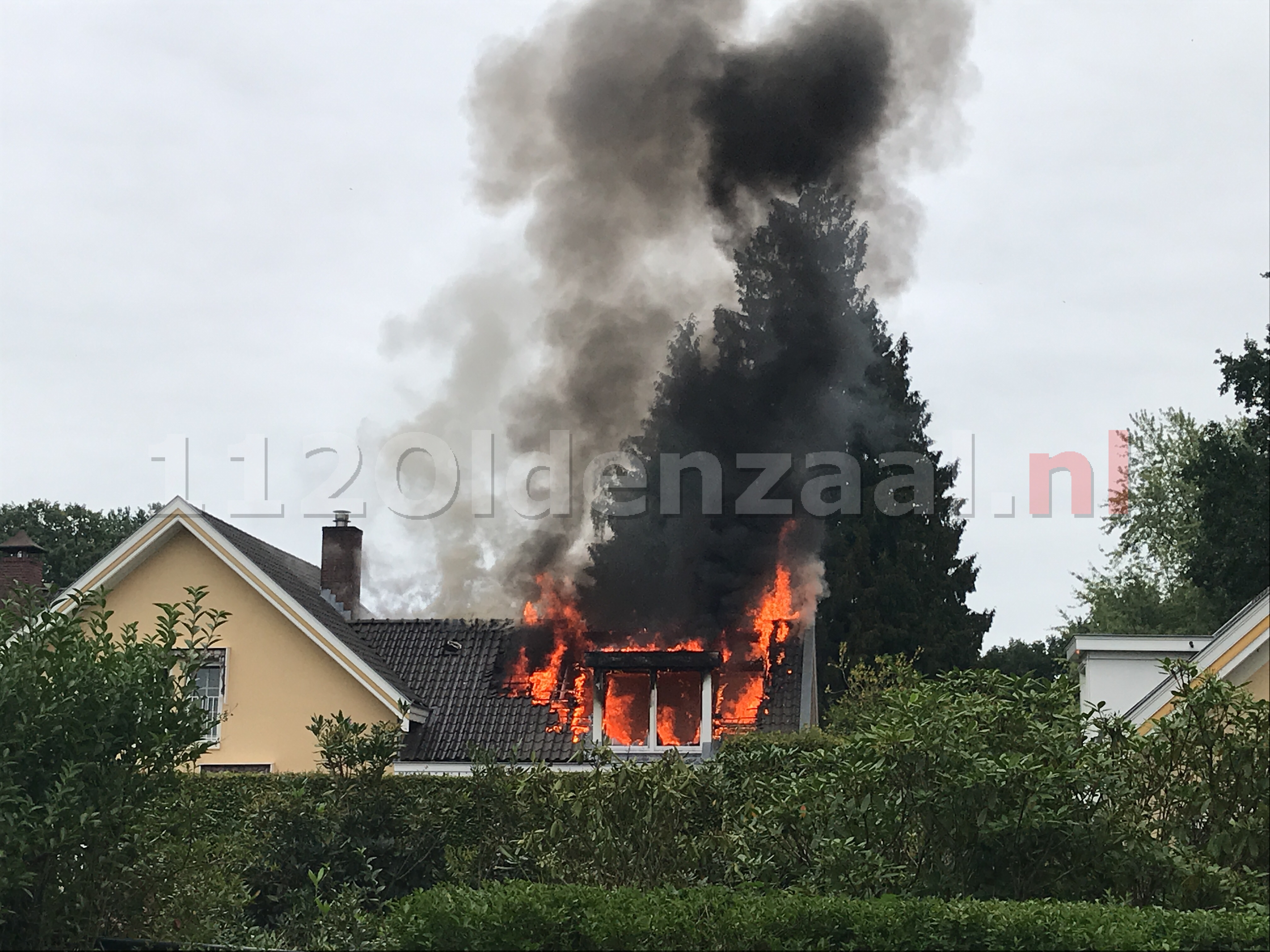 Foto 2: Uitslaande woningbrand Oldenzaal