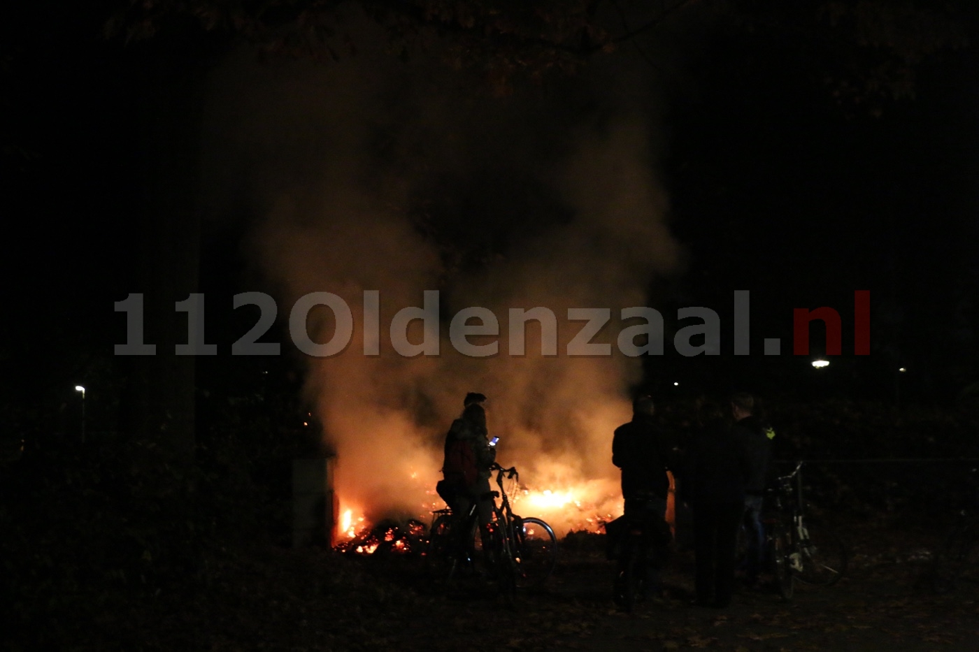 Brandweer rukt uit voor brandend bladafval in Oldenzaal