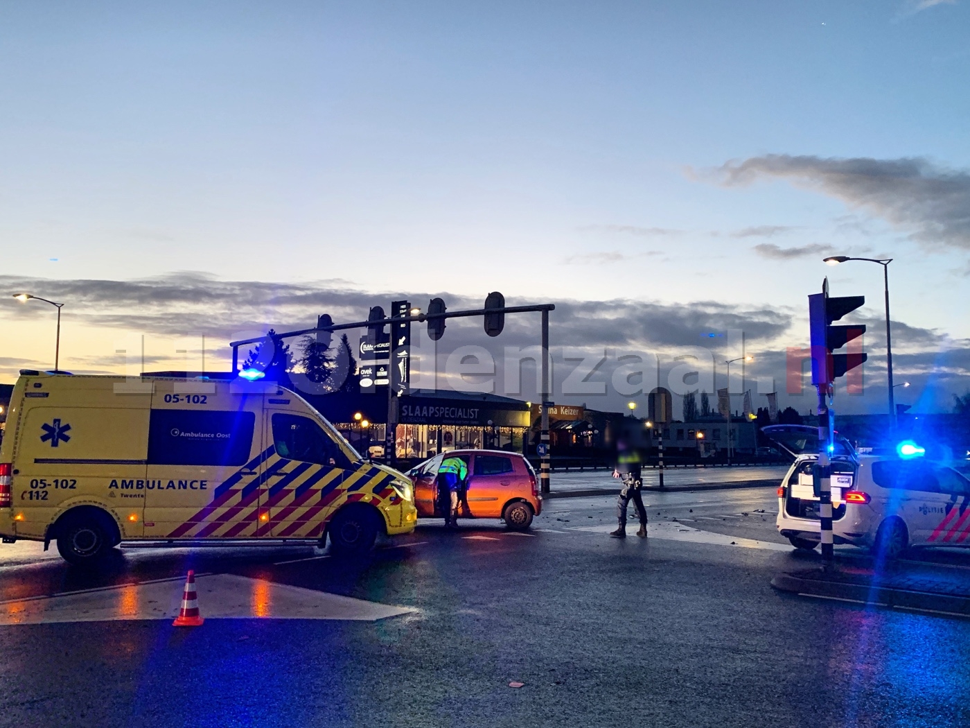 Gewonde na aanrijding tussen twee auto’s in Oldenzaal