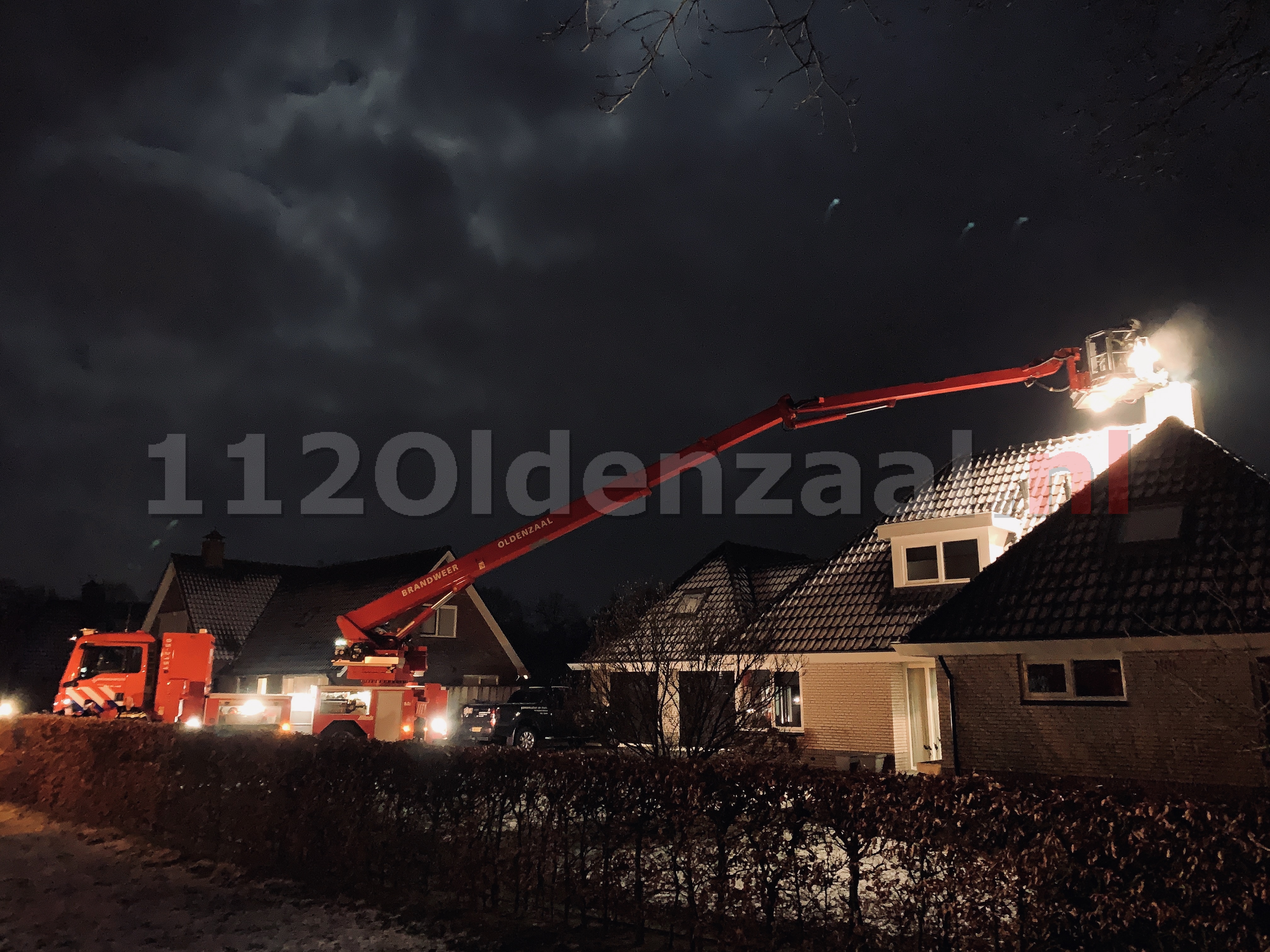 Brandweer rukt uit voor schoorsteenbrand Schipleidelaan Oldenzaal