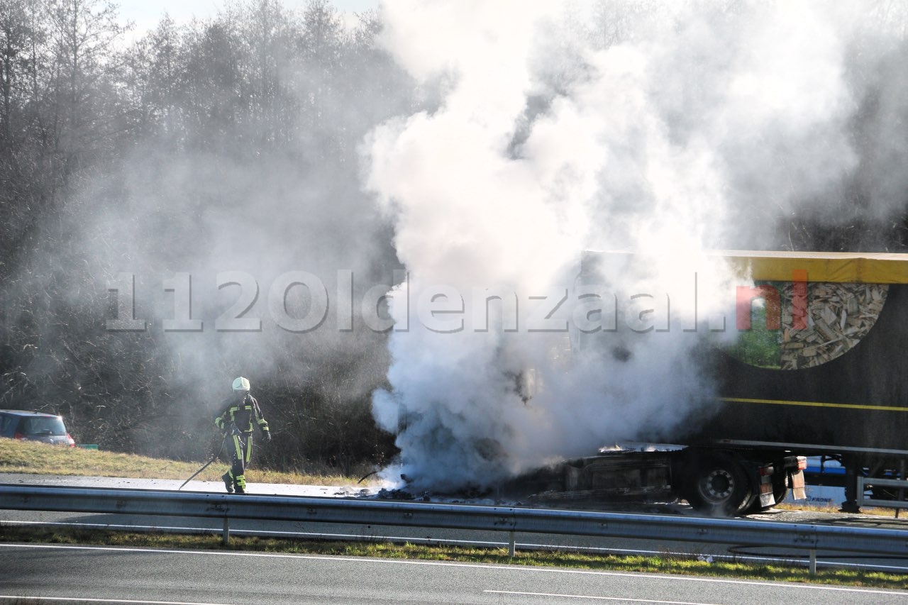 Vrachtwagen in brand A1 Oldenzaal