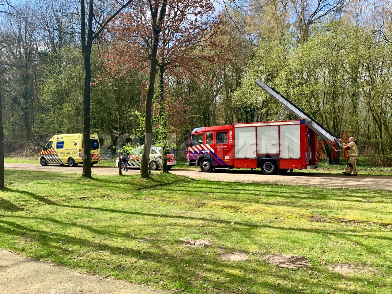 Hulpdiensten rukken uit voor gewonde op Hulsbeek Oldenzaal