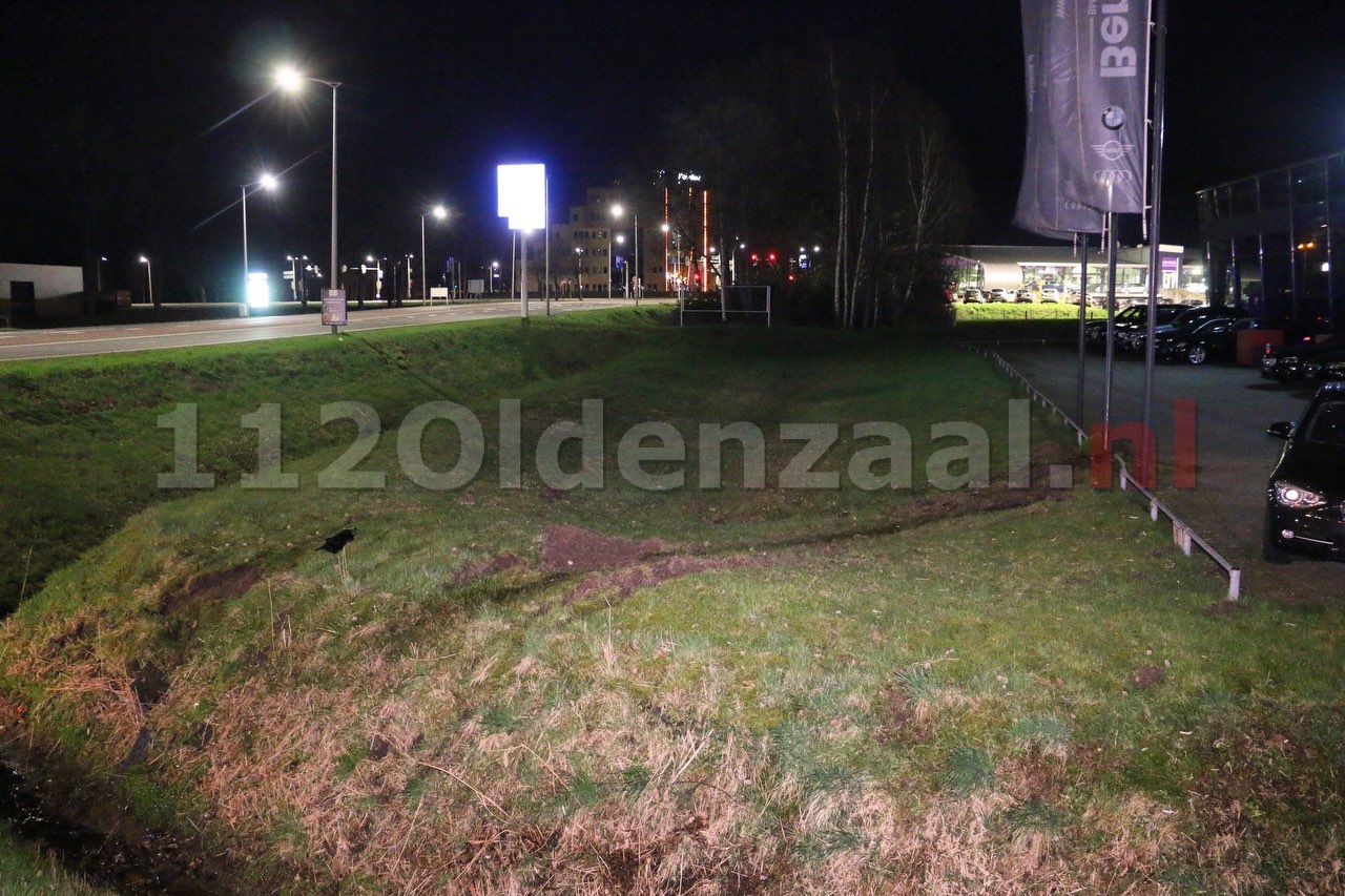 UPDATE (Getuigenoproep): Inbrekers vliegen uit de bocht met gestolen auto in Oldenzaal