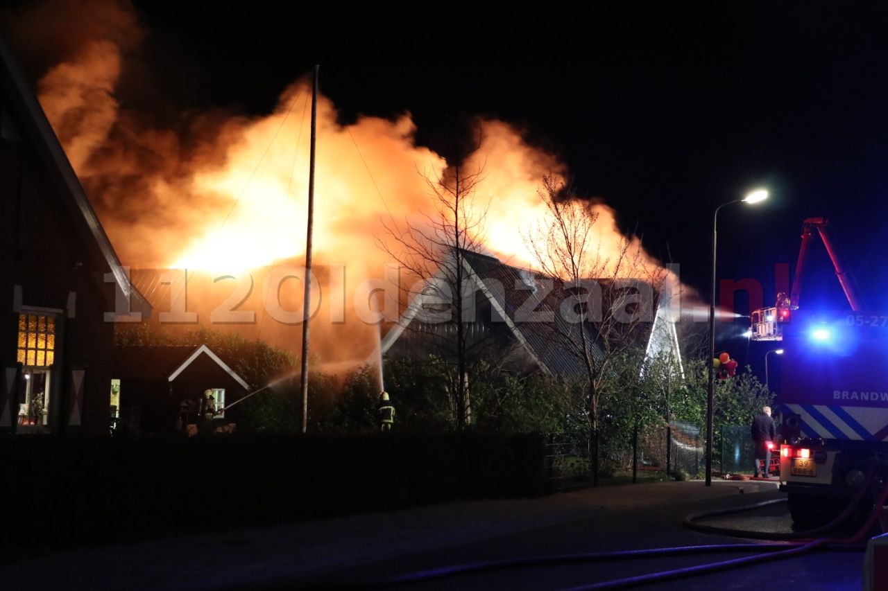 VIDEO: Grote uitslaande brand verwoest bedrijf in De Lutte