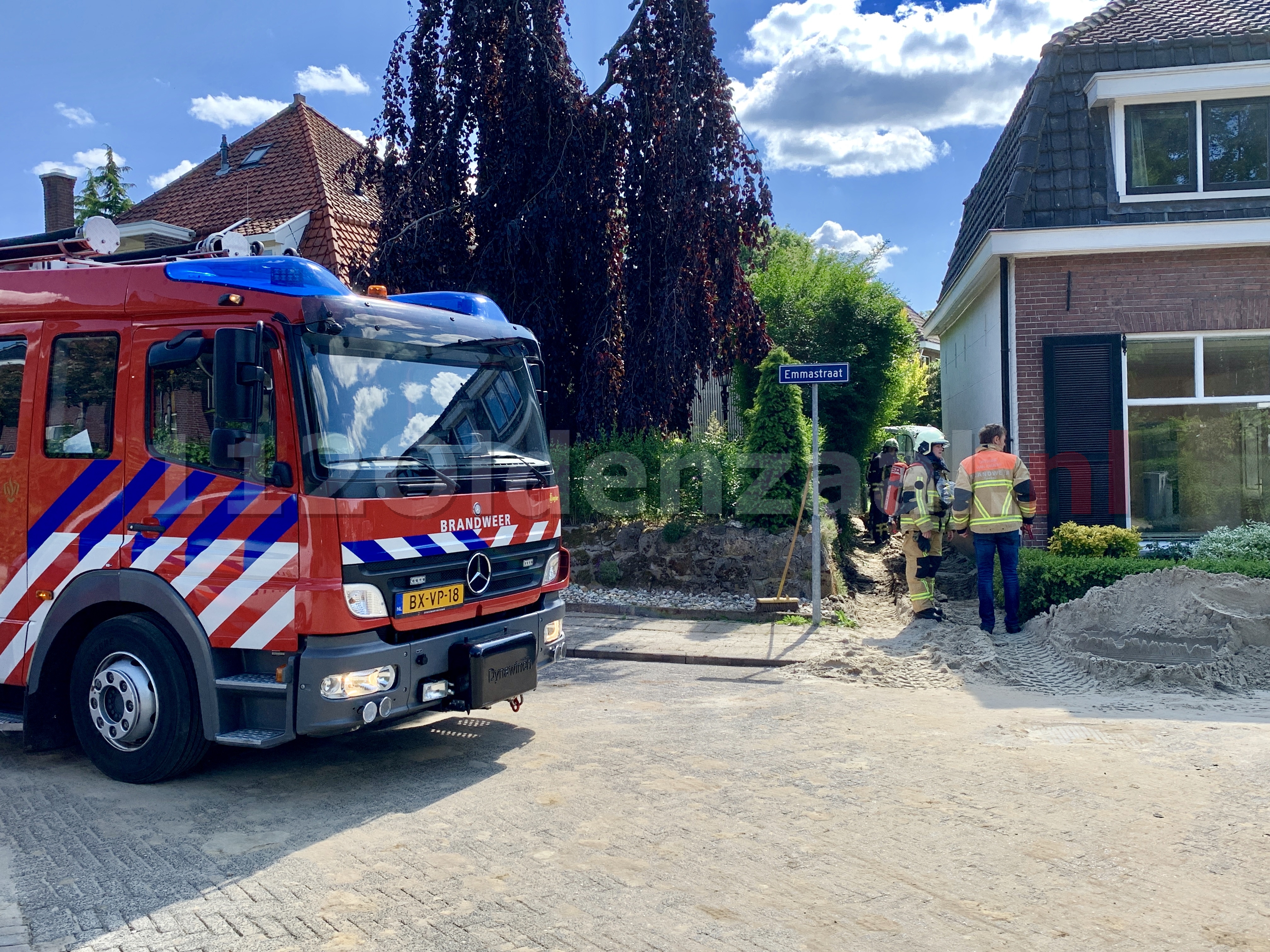 Gasleiding geraakt bij werkzaamheden achter woning in Oldenzaal
