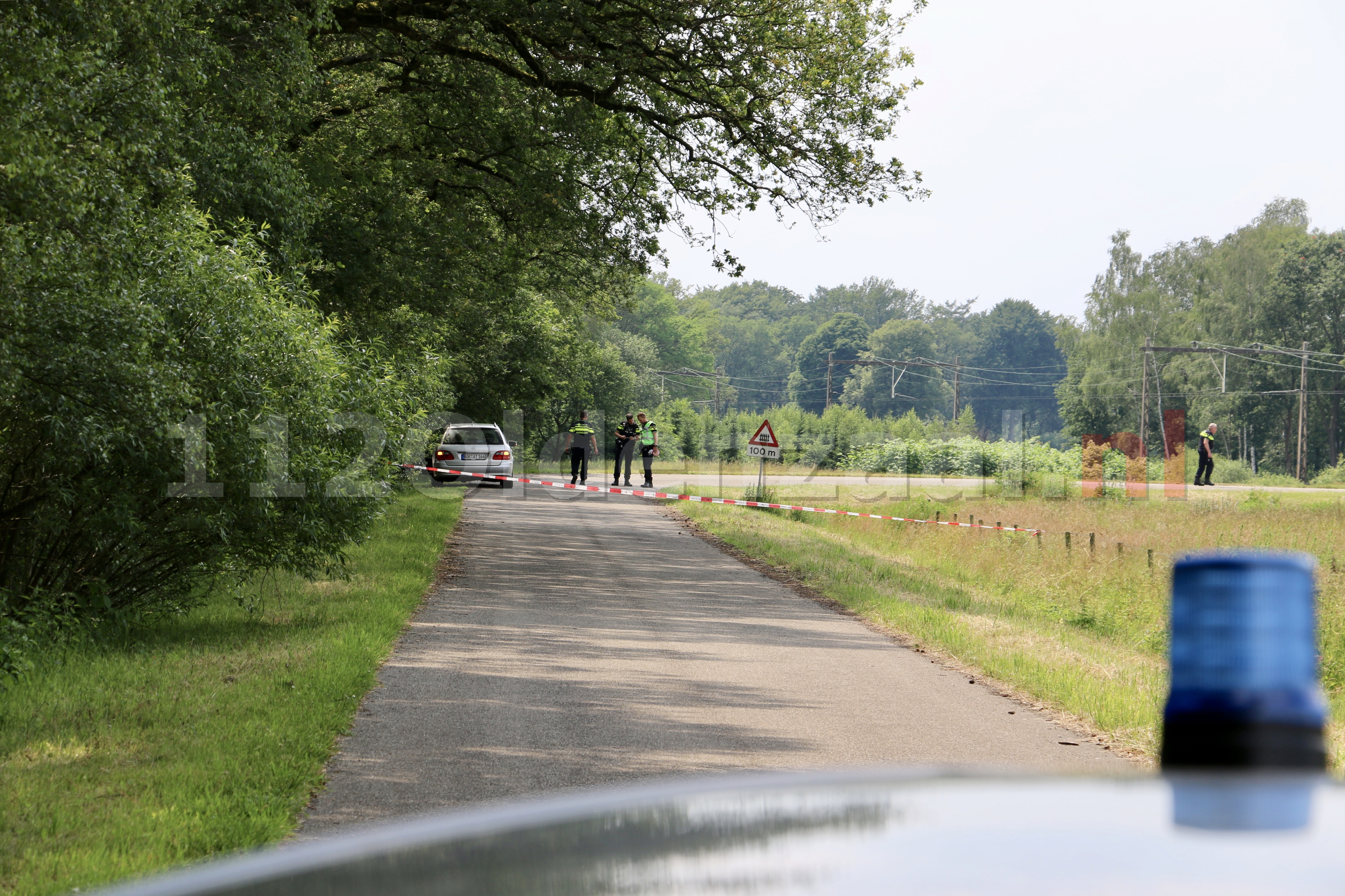 UPDATE (VIDEO): Man in Oldenzaal met schotwond overgebracht naar het ziekenhuis