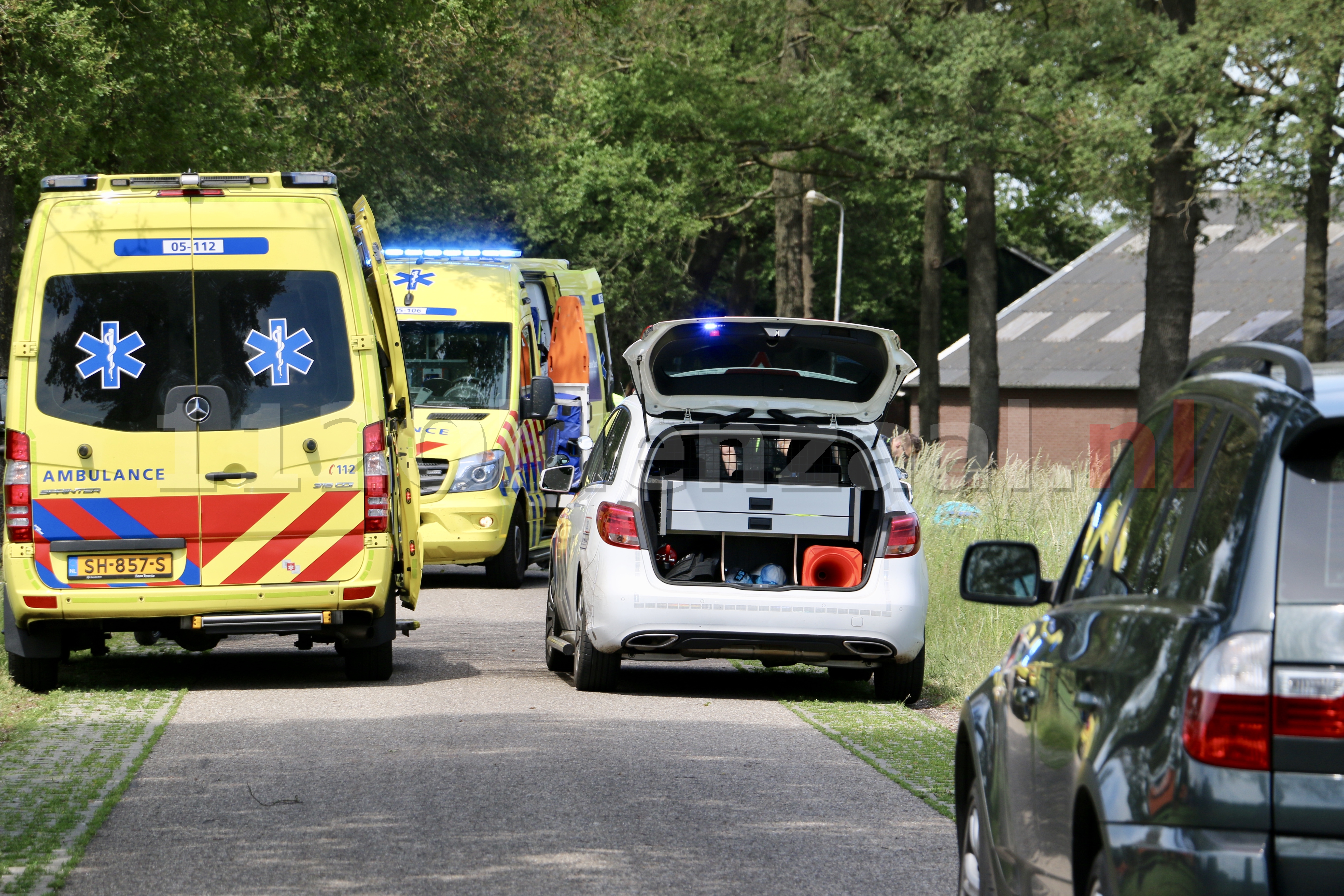 VIDEO: Traumahelikopter ingezet bij ernstige aanrijding in Beuningen