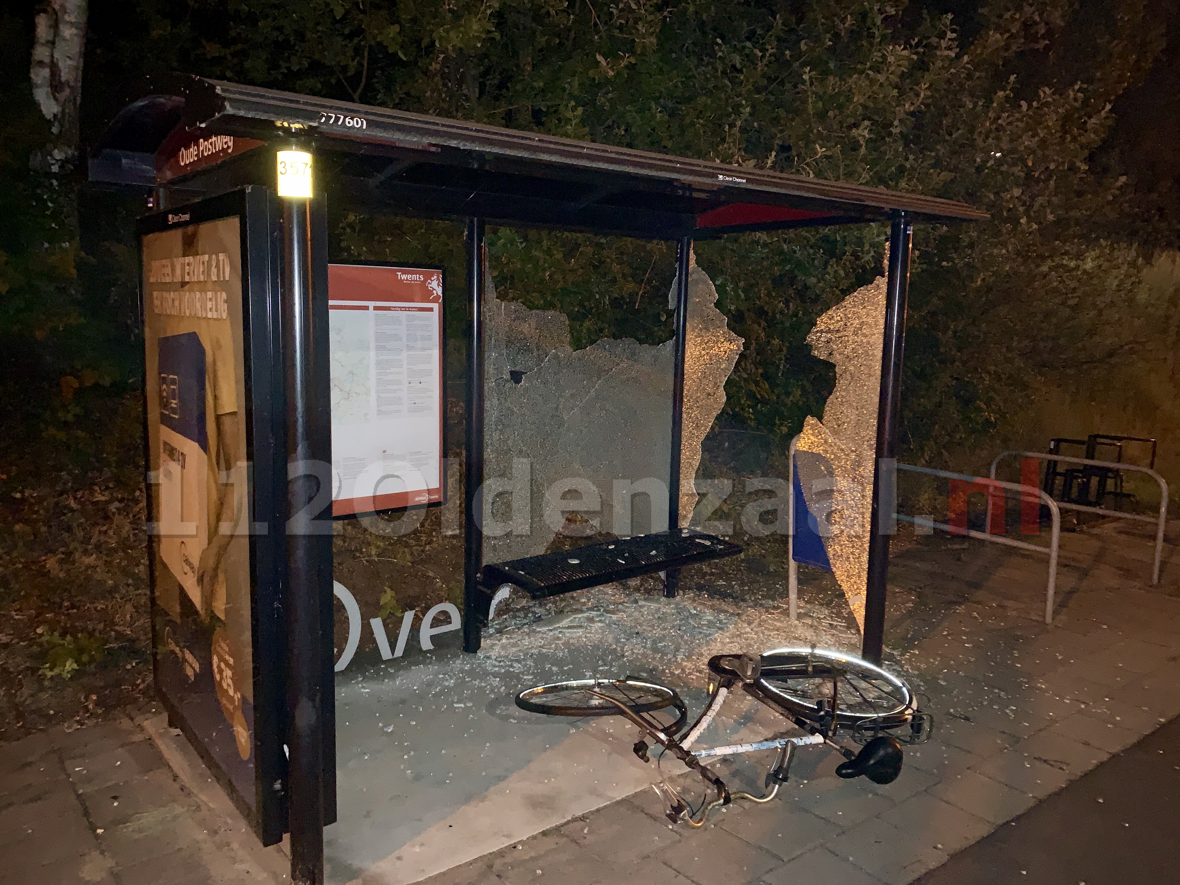 Onbekenden vernielen bushok in Oldenzaal