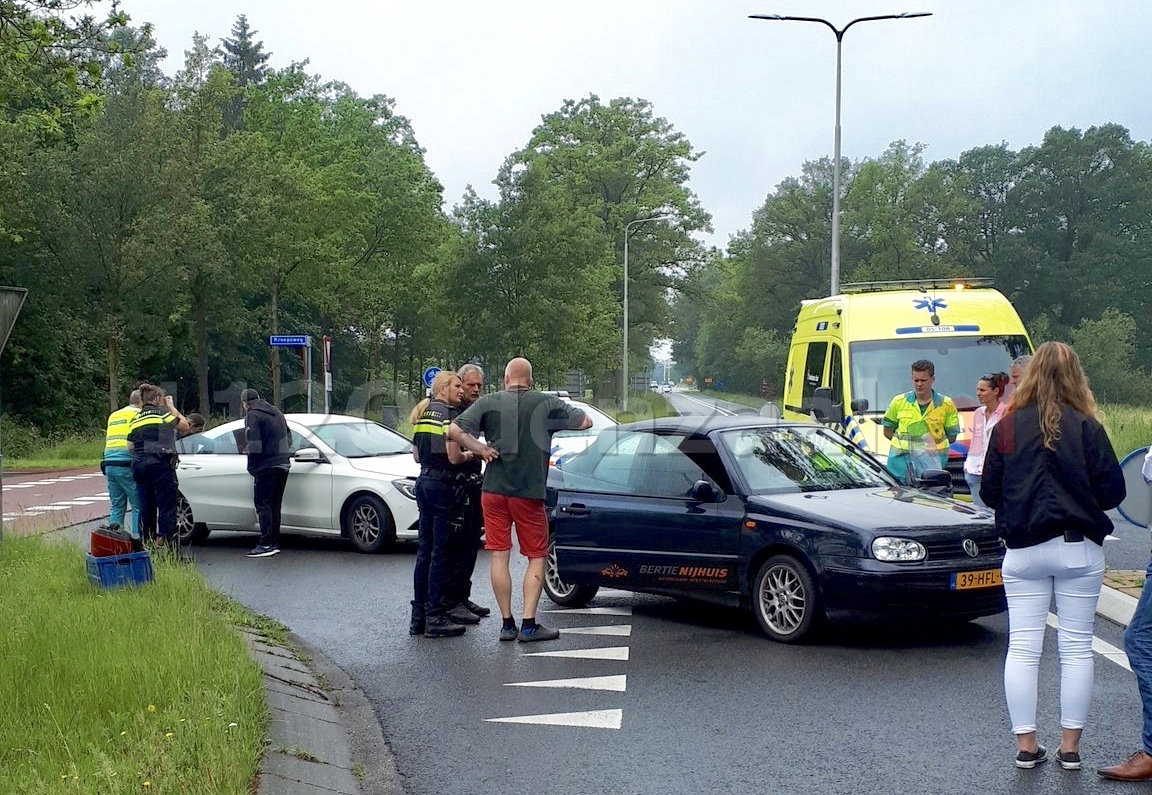 Gewonde bij kop- staart aanrijding in De Lutte