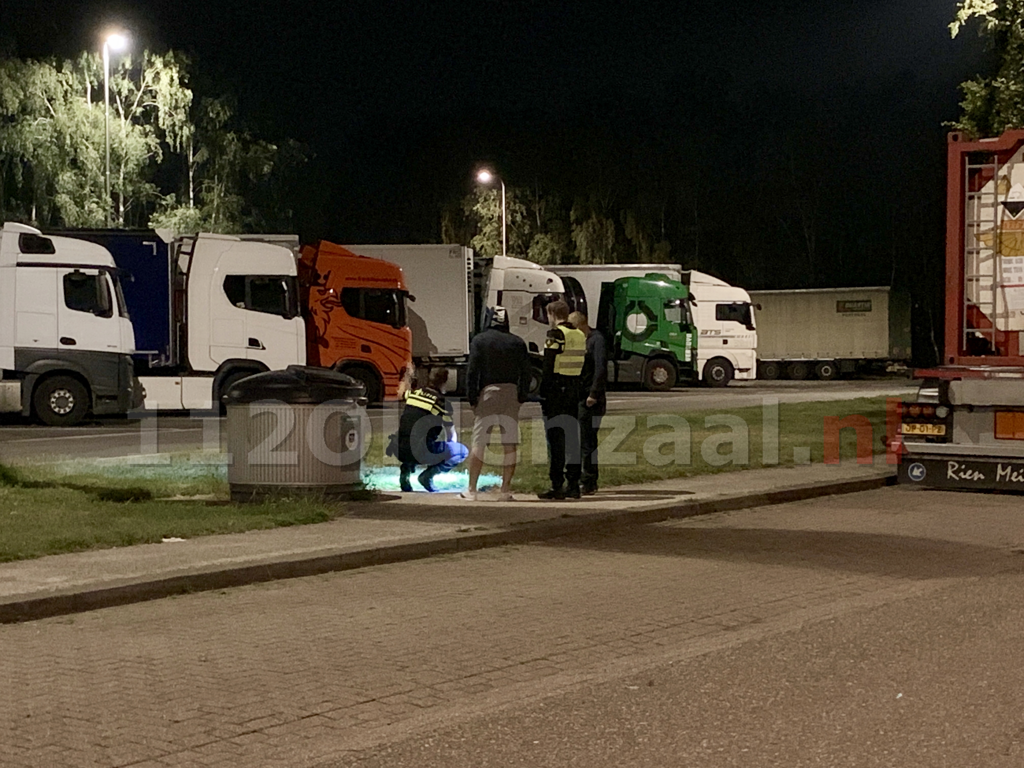 VIDEO: Inzittenden busje overvallen op parkeerplaats langs A1 tussen Oldenzaal en Hengelo