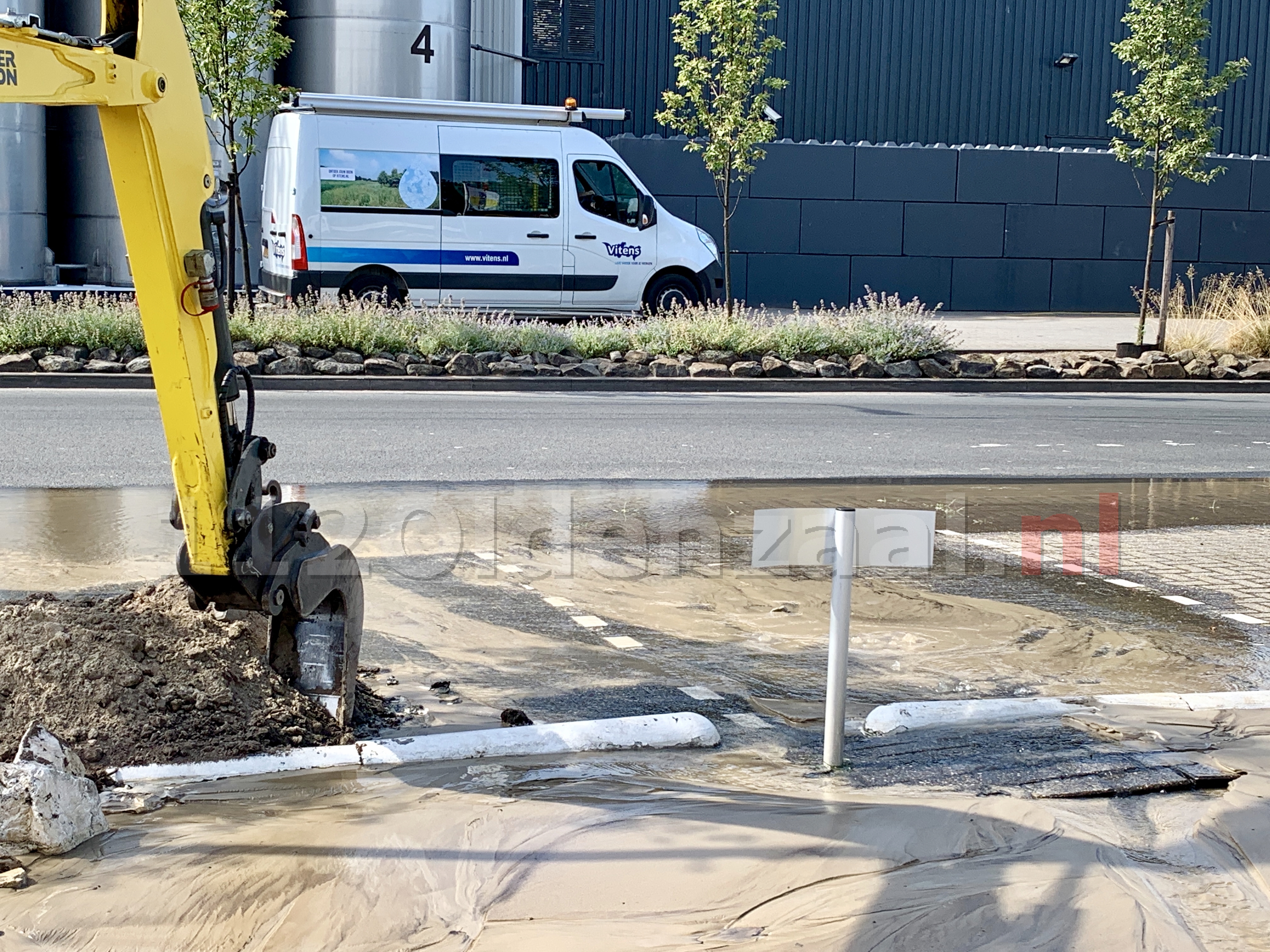 Werkzaamheden zorgen voor breuk in waterleiding op industrieterrein Oldenzaal