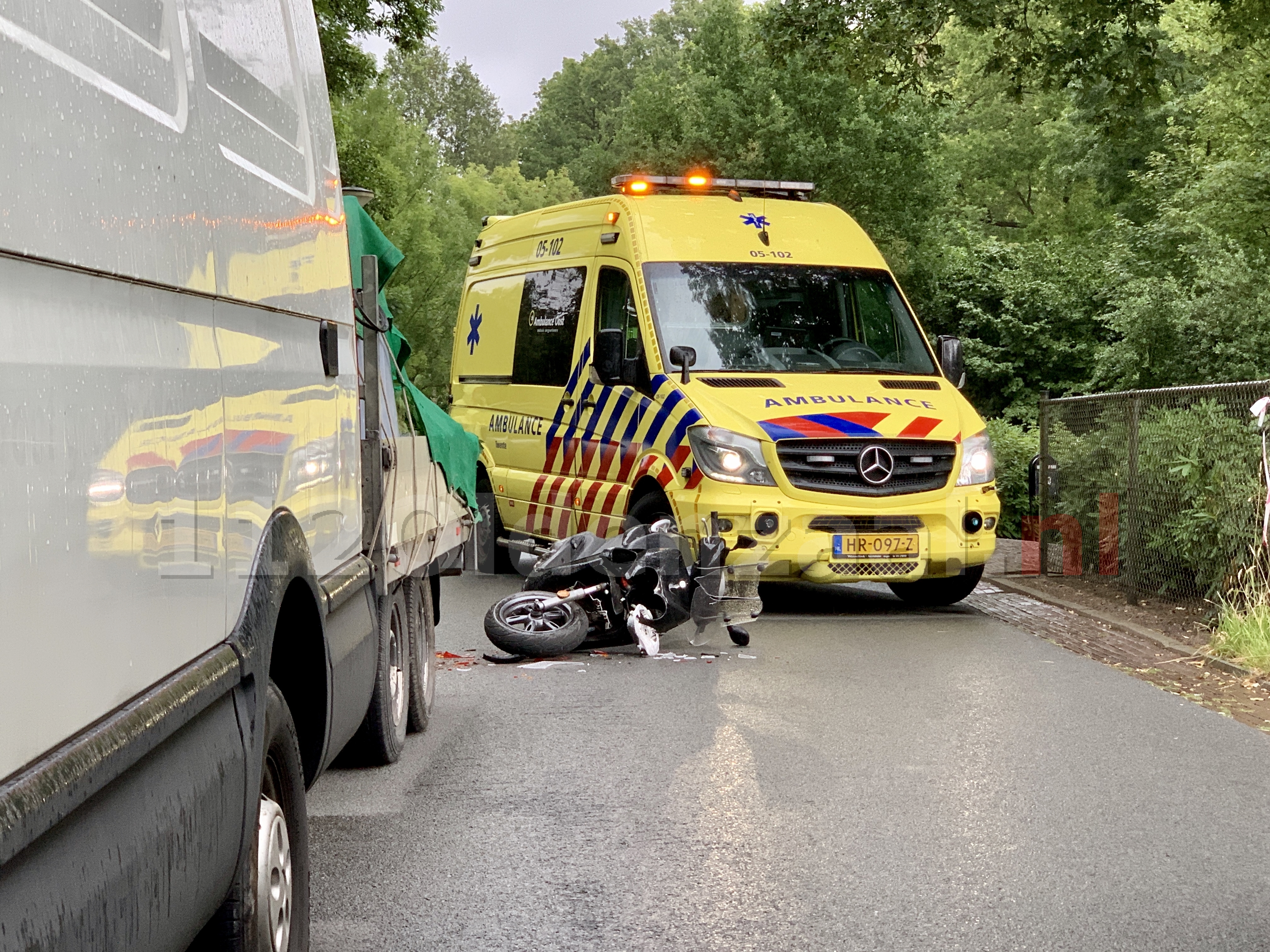 Scooterrijdster gewond bij aanrijding Haerstraat Oldenzaal
