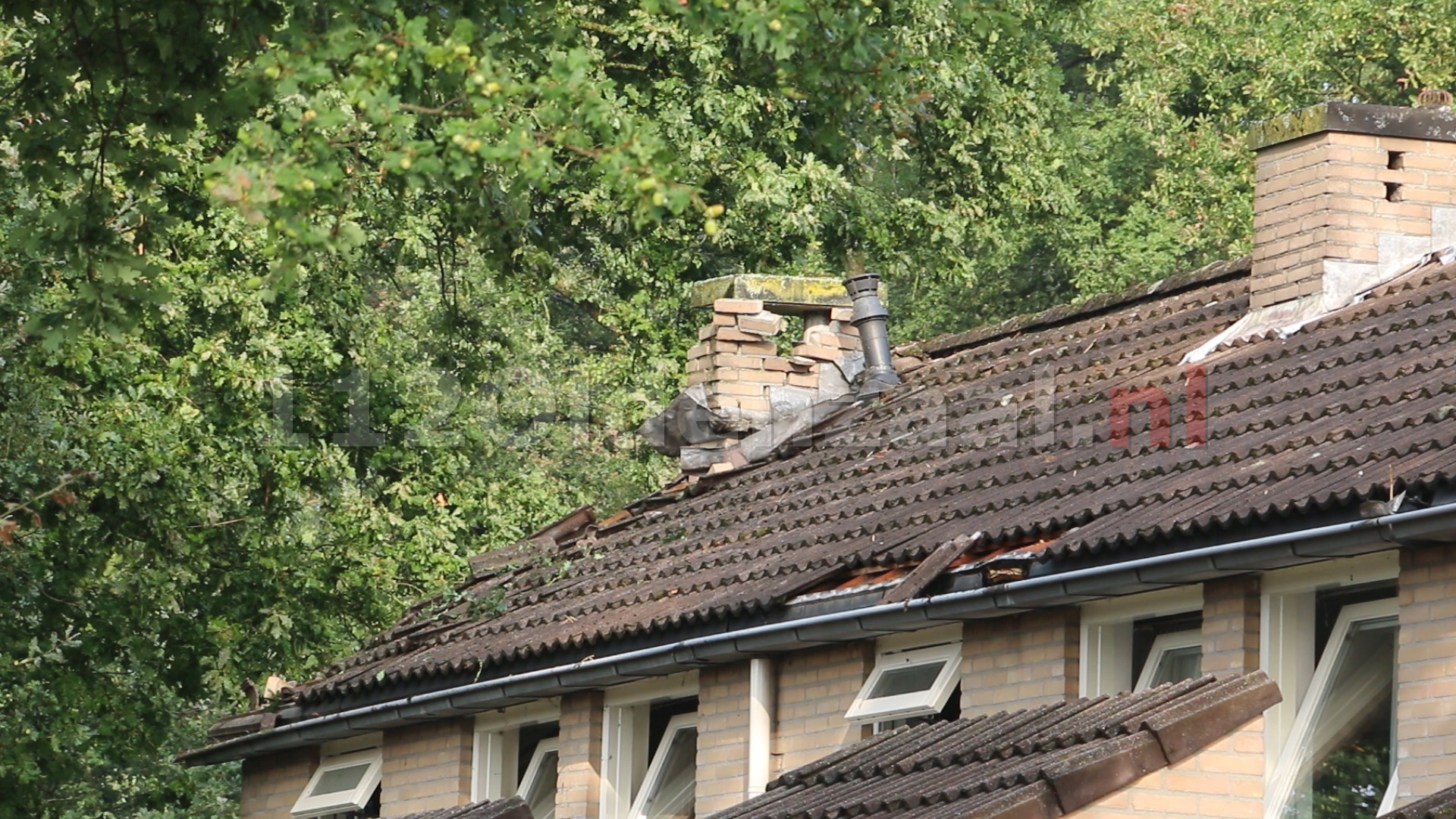 VIDEO: Meerdere woningen in De Lutte getroffen door blikseminslag