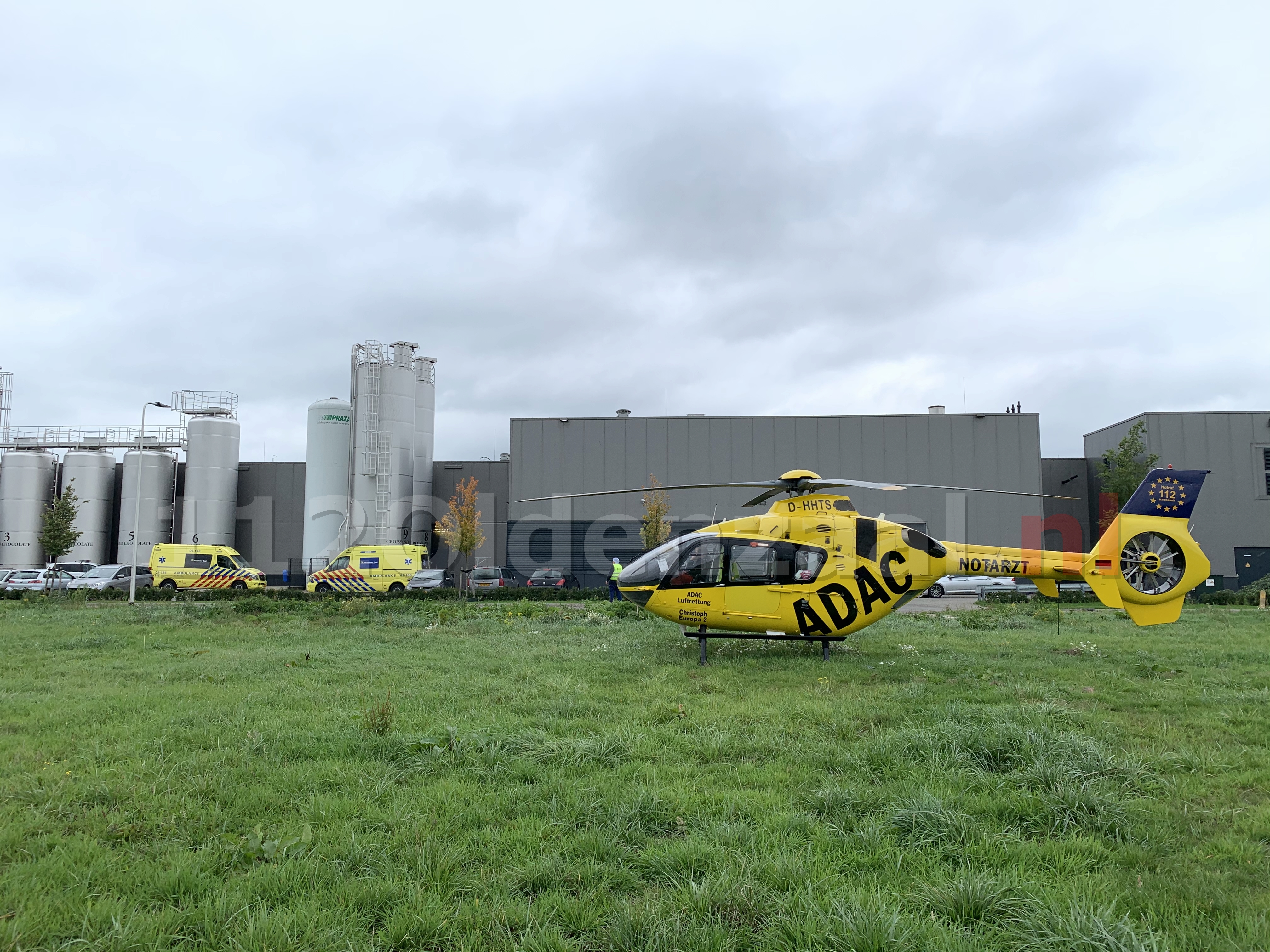 VIDEO: Bedrijfsongeval in Oldenzaal; traumahelikopter ingezet