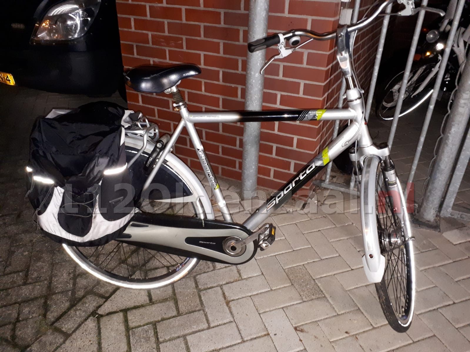 Foto: Vermoedelijke fietsendief aangehouden in Oldenzaal; politie zoekt eigenaar van fiets