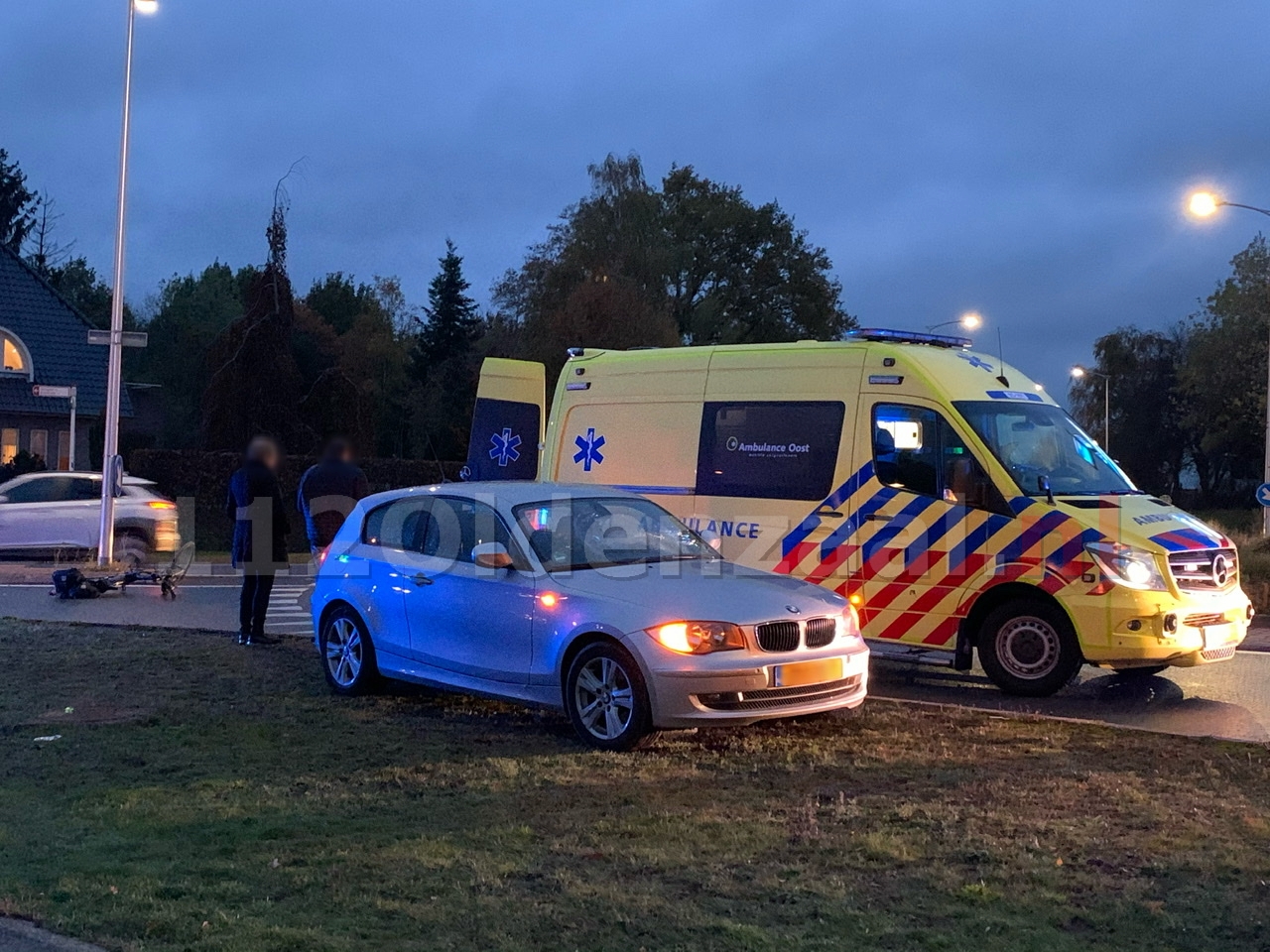 Fietsster gewond bij aanrijding op rotonde in Oldenzaal