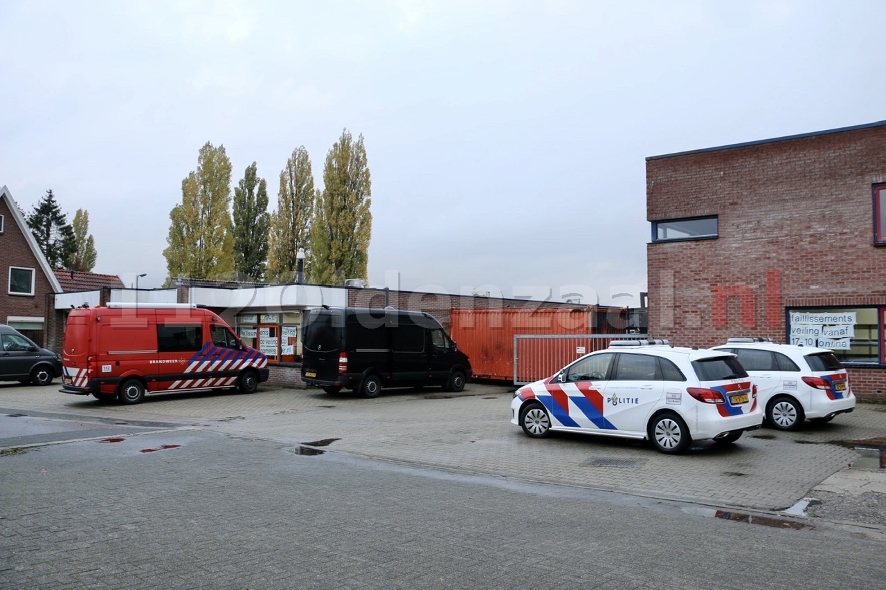 Onderzoek bij bedrijfspand aan Kleibultweg in Oldenzaal nog in volle gang