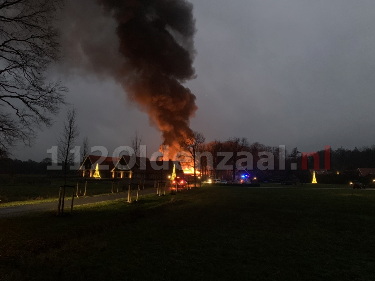 Grote uitslaande schuurbrand in Losser