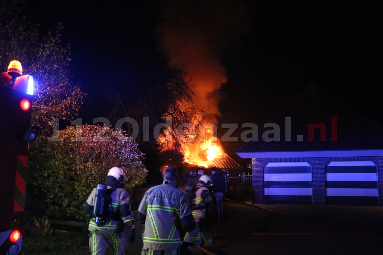 VIDEO: Uitslaande schuurbrand Sportlaan Oldenzaal