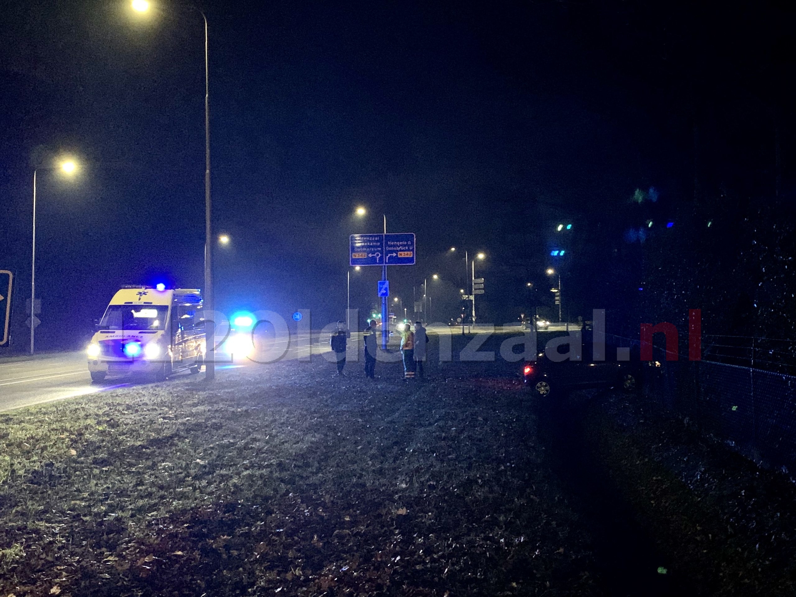 Automobilist raakt van de weg in Oldenzaal