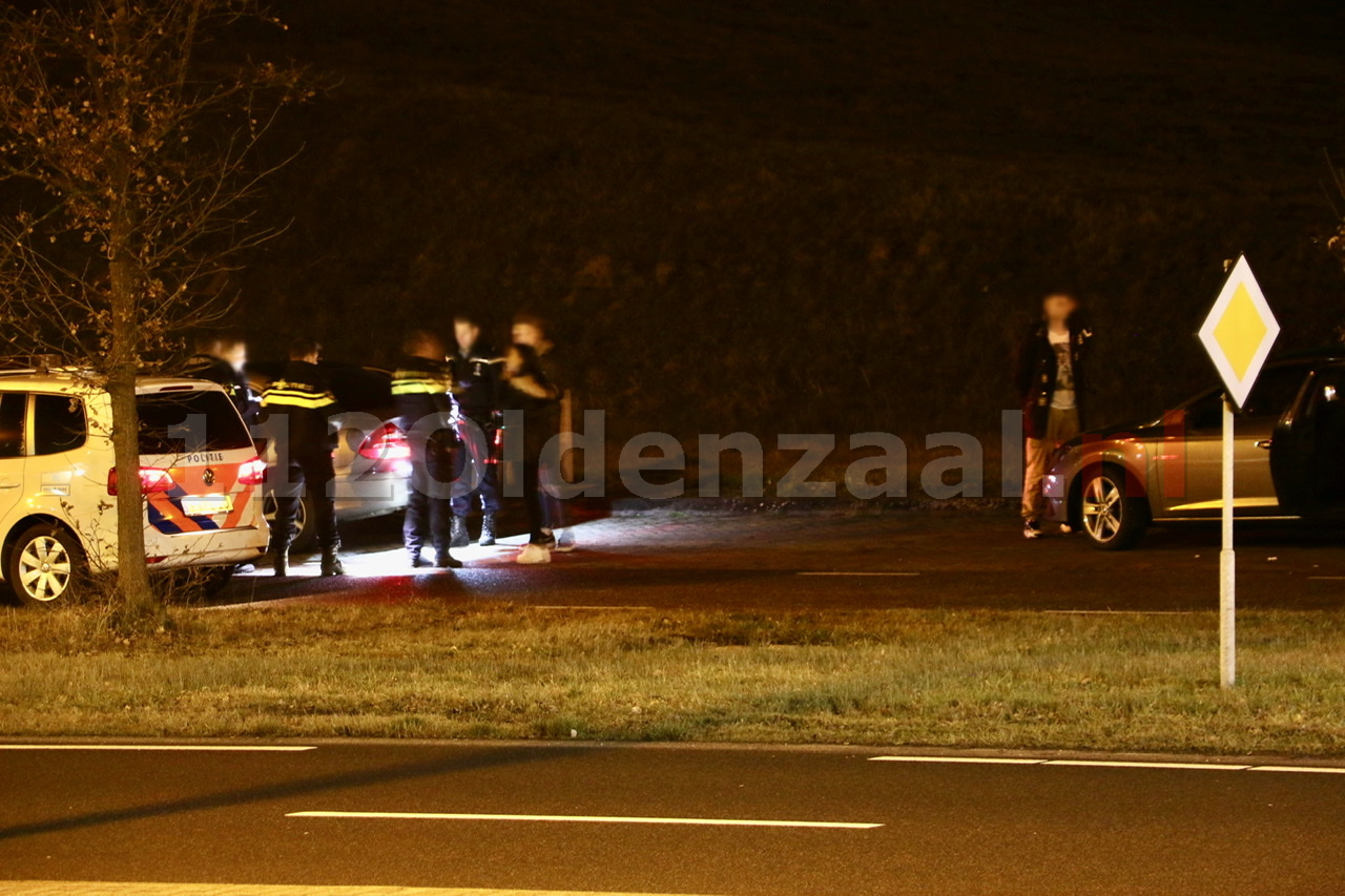 Foto’s: Marechaussee pakt mannen met wapens op tijdens controle bij Oldenzaal