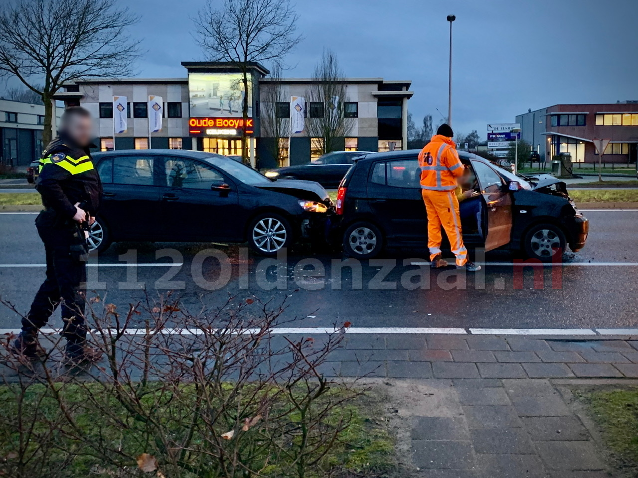 Twee auto’s afgesleept na ongeval in Oldenzaal