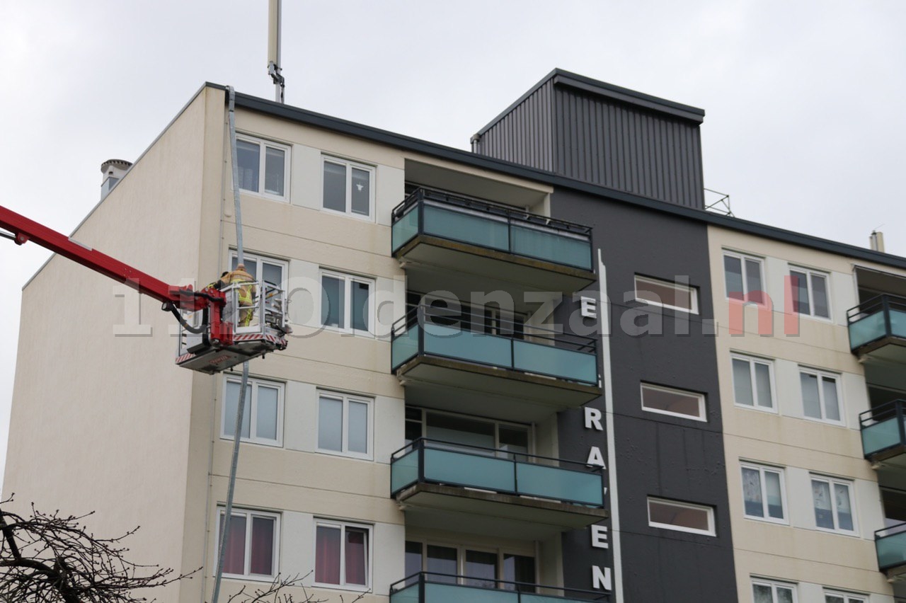 Stormschade aan flat in Oldenzaal; vandaag opnieuw zware windstoten